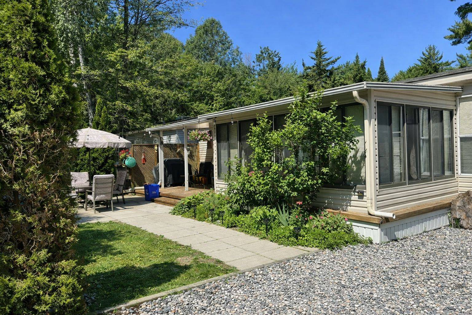 85 THEME PARK DR #92, Wasaga Beach, ON L9Z 1X7