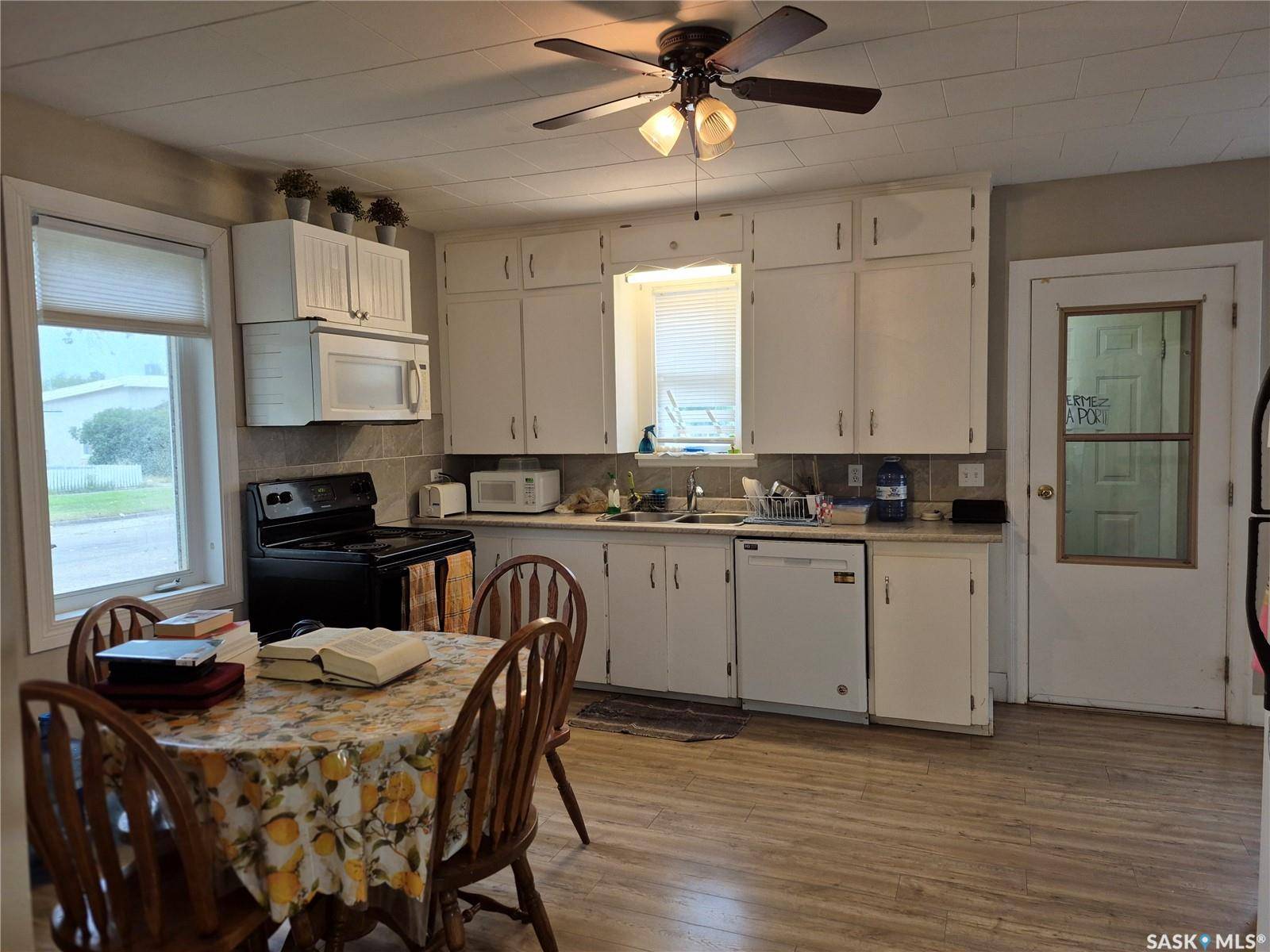 137 2nd STREET W, Ponteix, SK S0N 1Z0