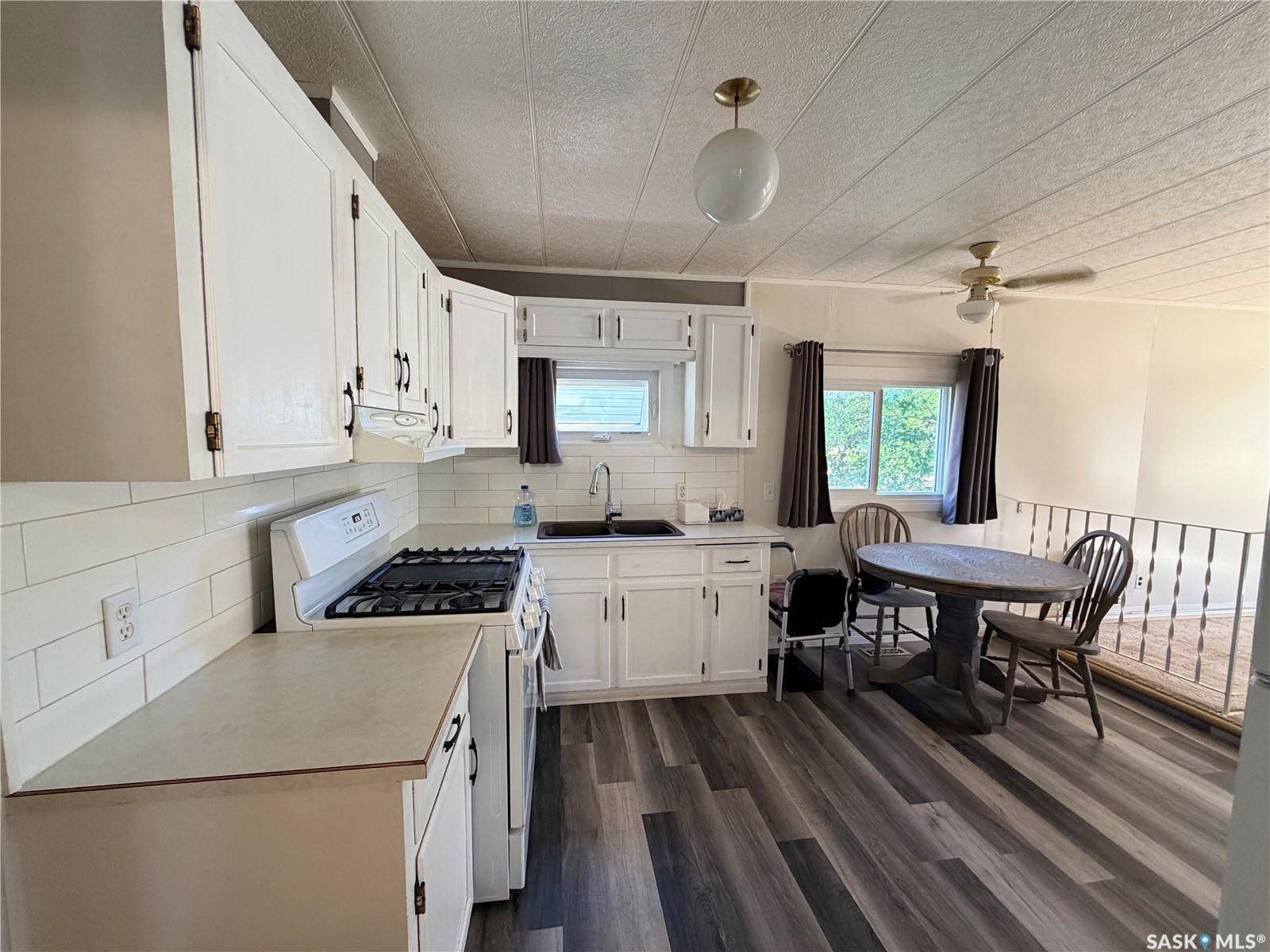 25 Sunrise ESTATES, Assiniboia, SK S0H 0B0
