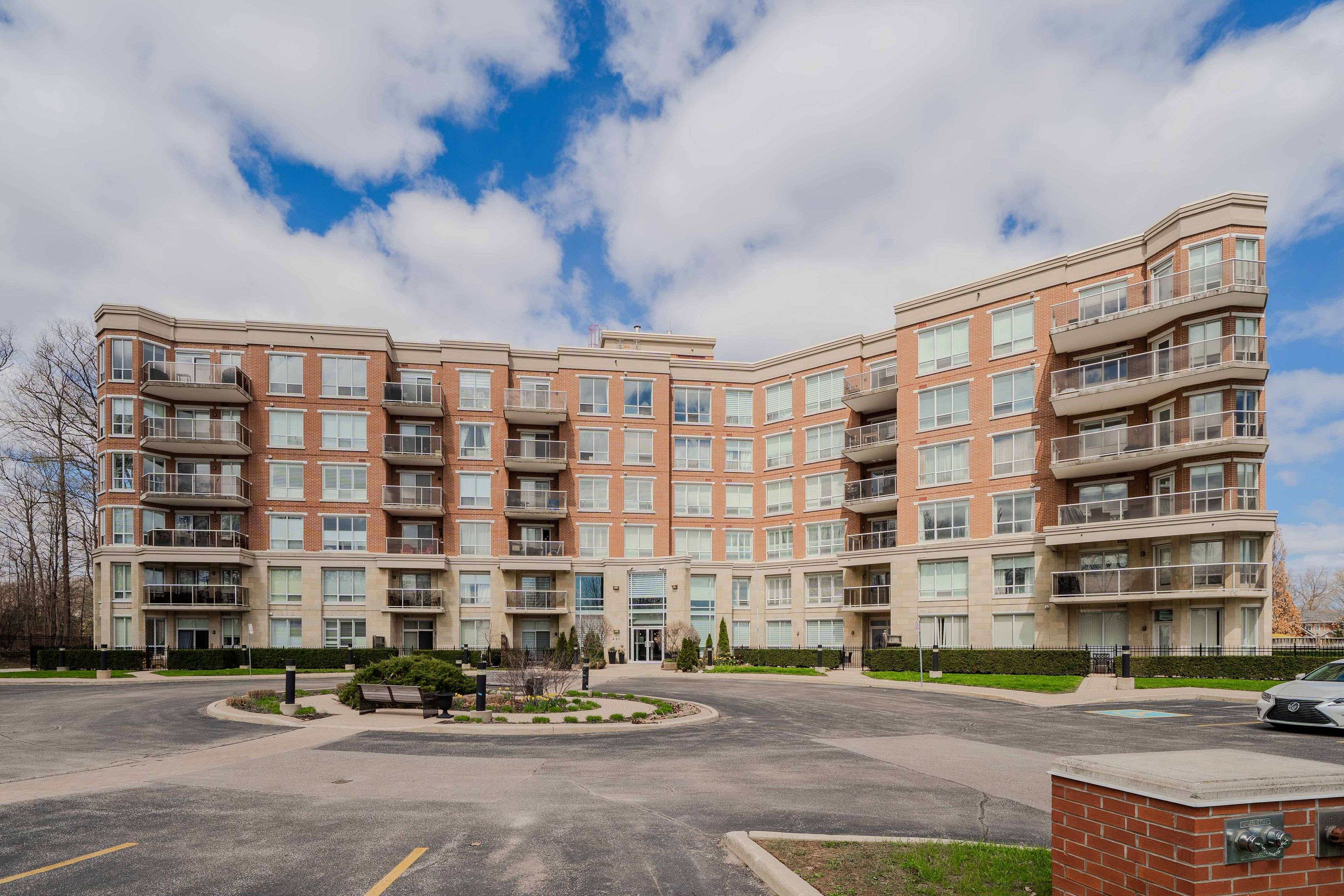 483 Faith DR #202, Mississauga, ON L5R 0A1
