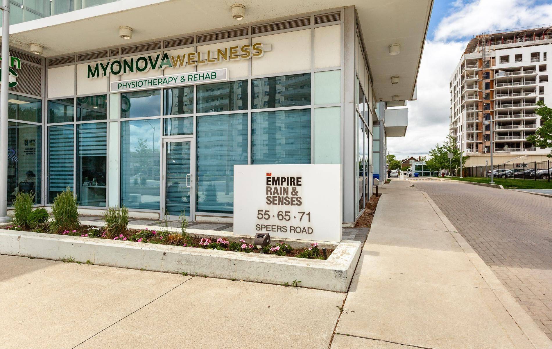 55 Speers RD #1605, Oakville, ON L6K 0H9