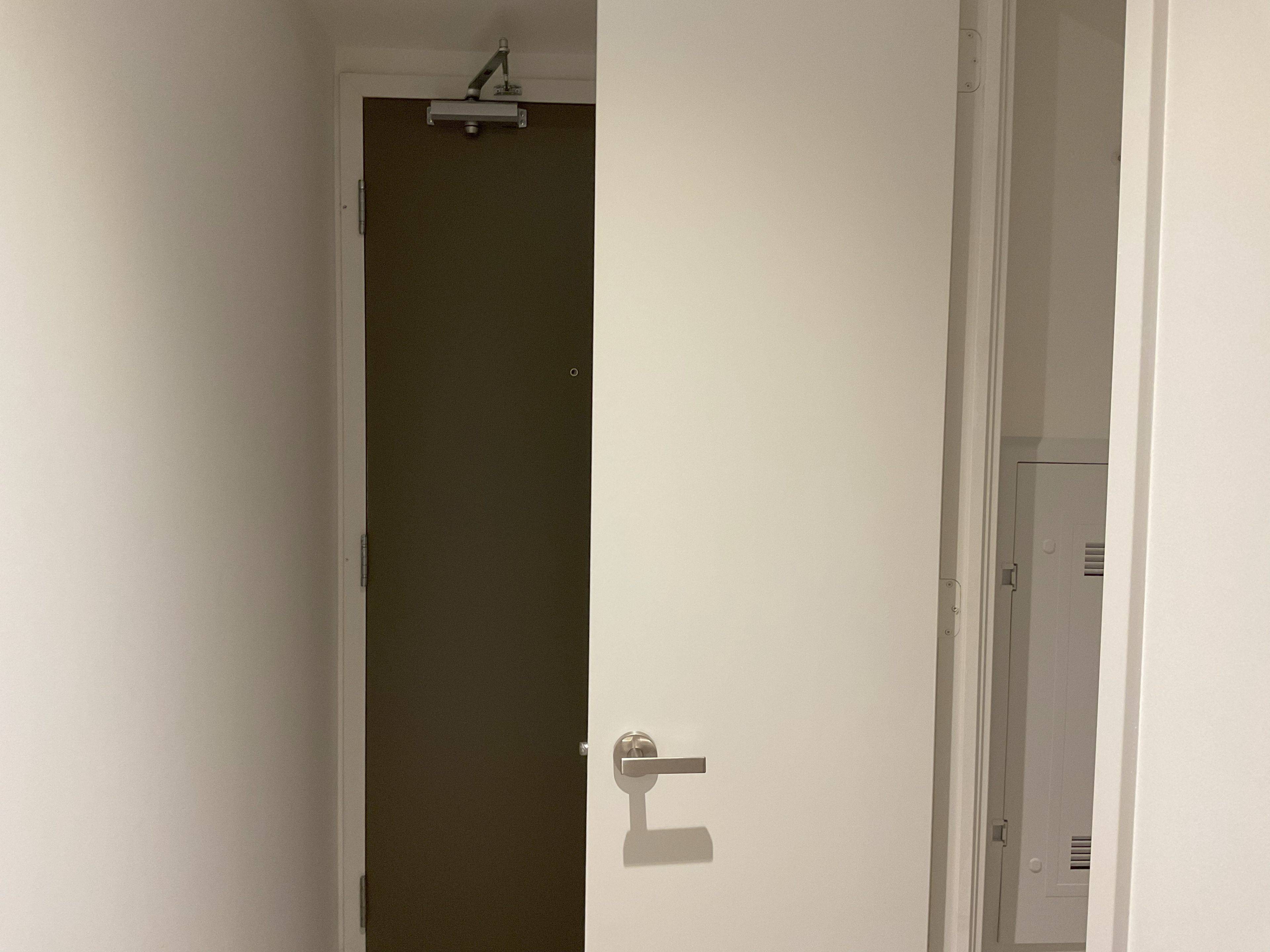 448 Burnhamthorpe RD W #1312, Mississauga, ON L5B 0R4