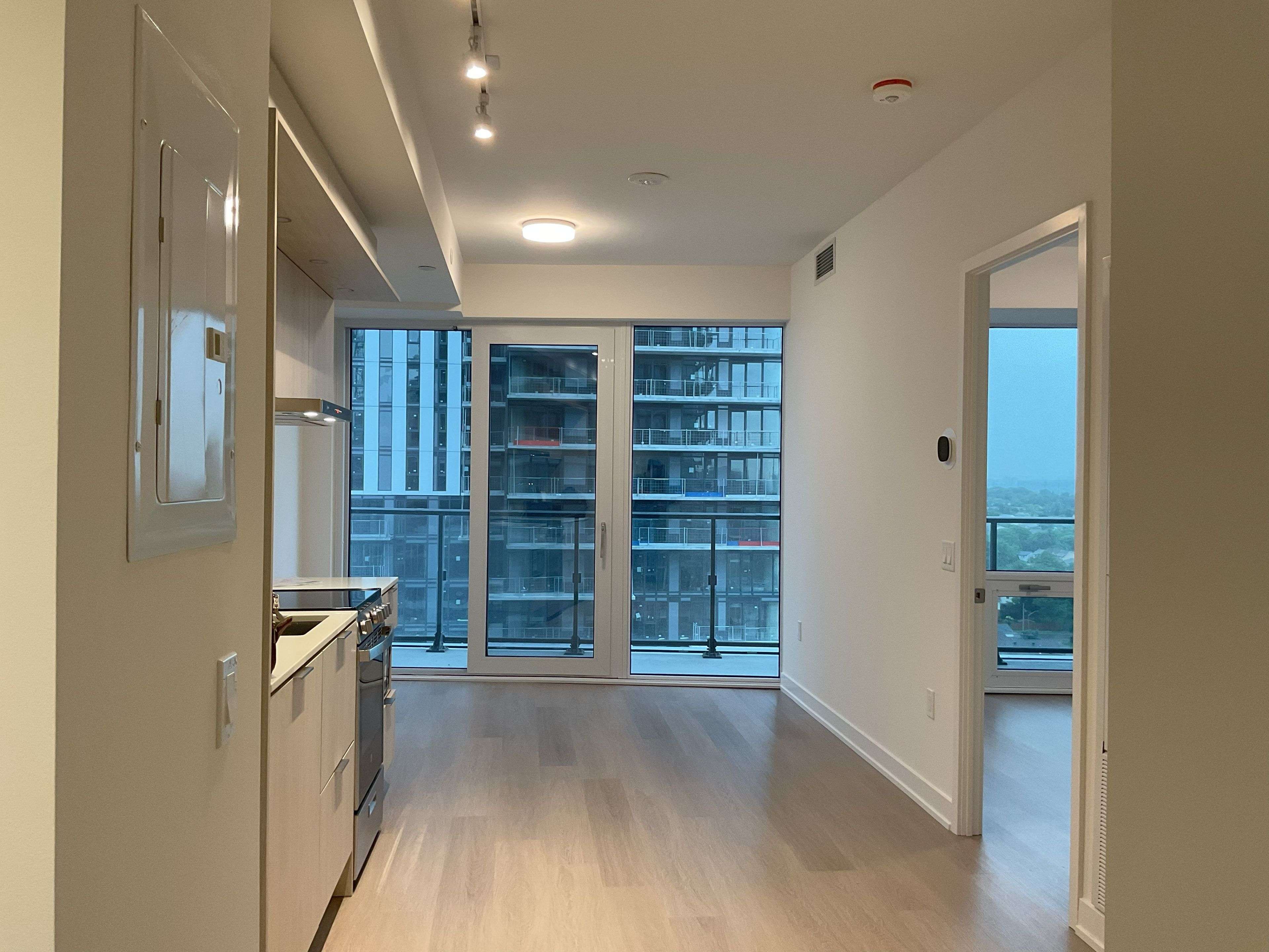 448 Burnhamthorpe RD W #1312, Mississauga, ON L5B 0R4