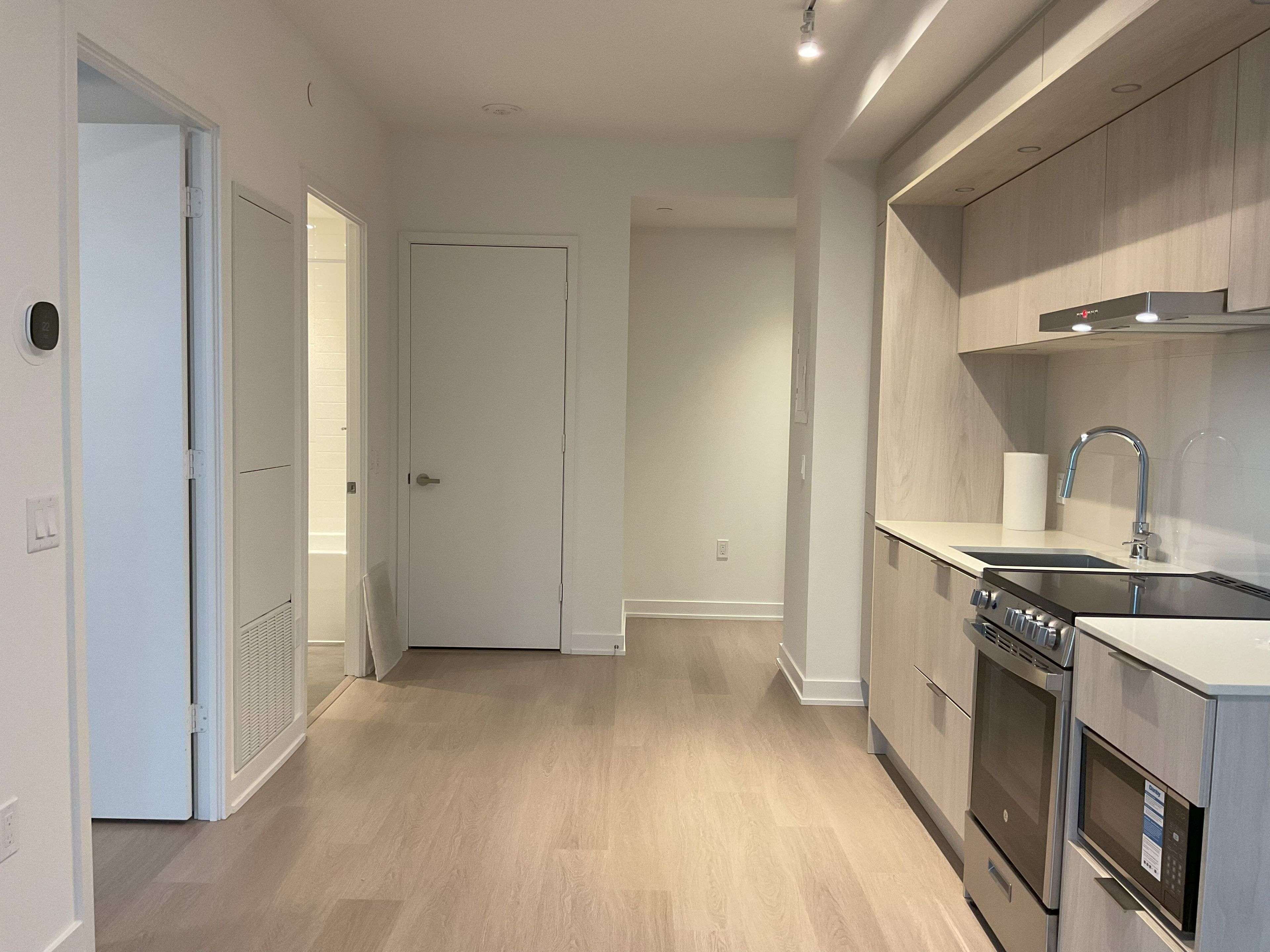 448 Burnhamthorpe RD W #1312, Mississauga, ON L5B 0R4