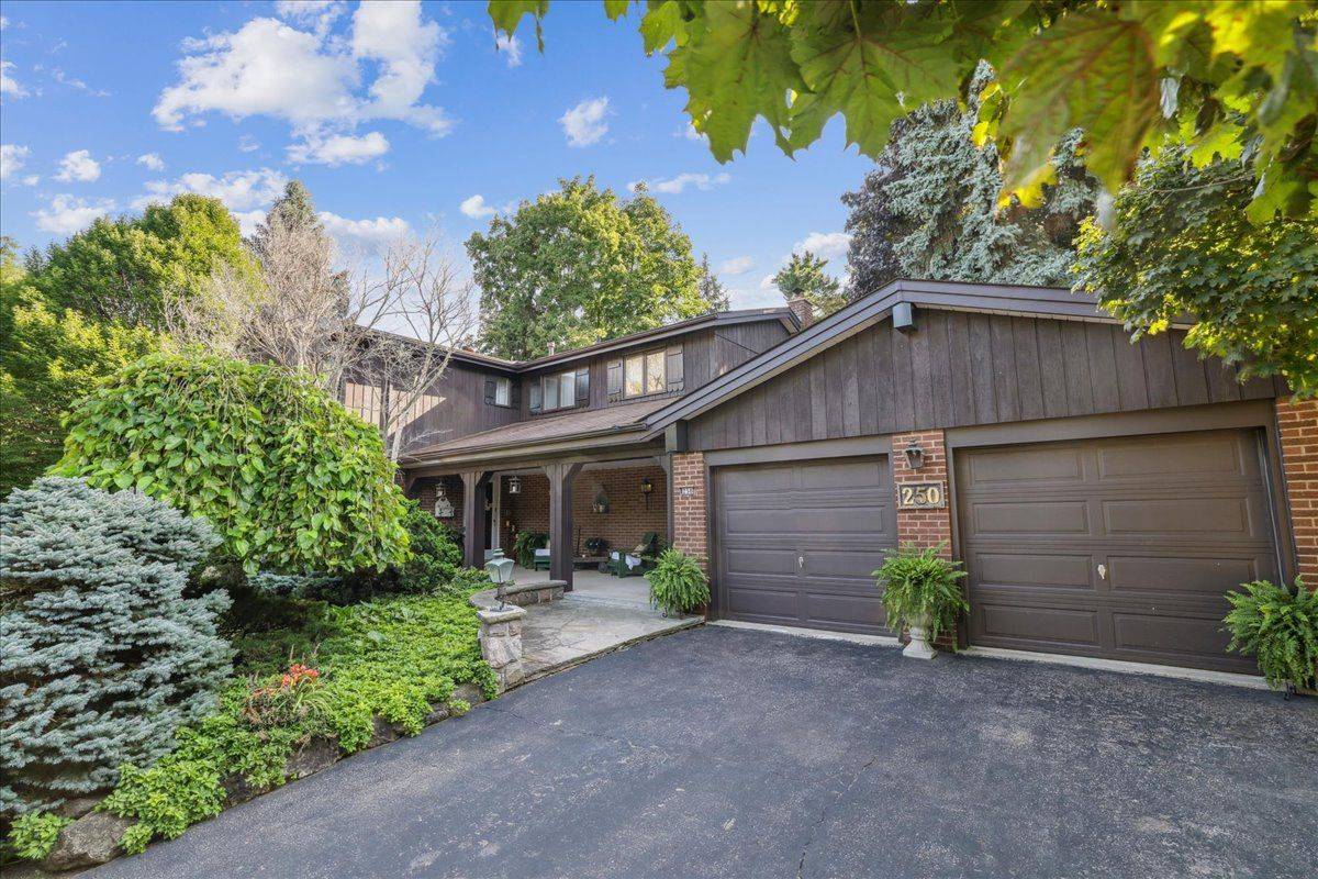 250 Gatestone AVE, Oakville, ON L6J 5R9