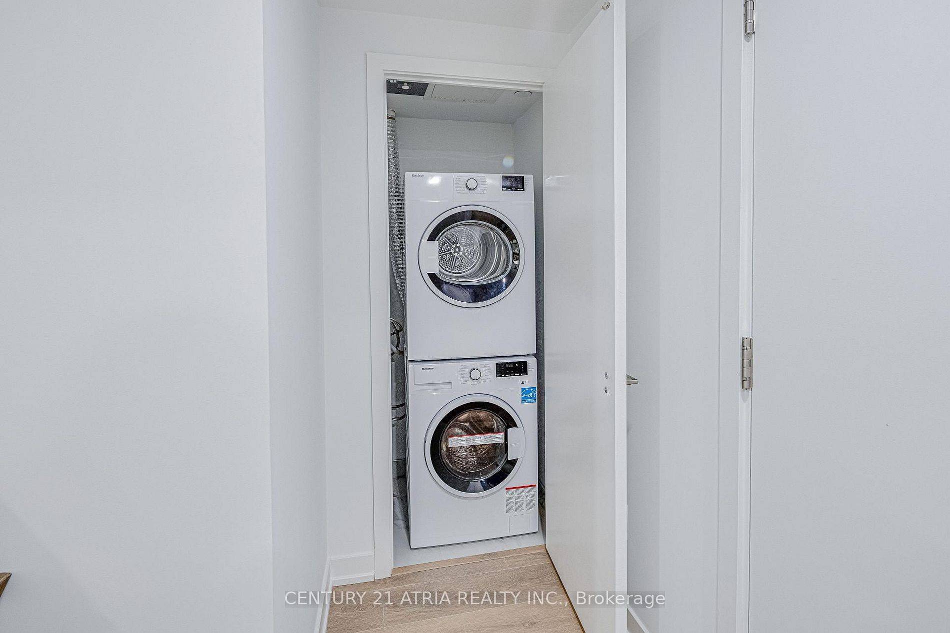 1100 Sheppard AVE W #217, Toronto W05, ON M3K 0E4