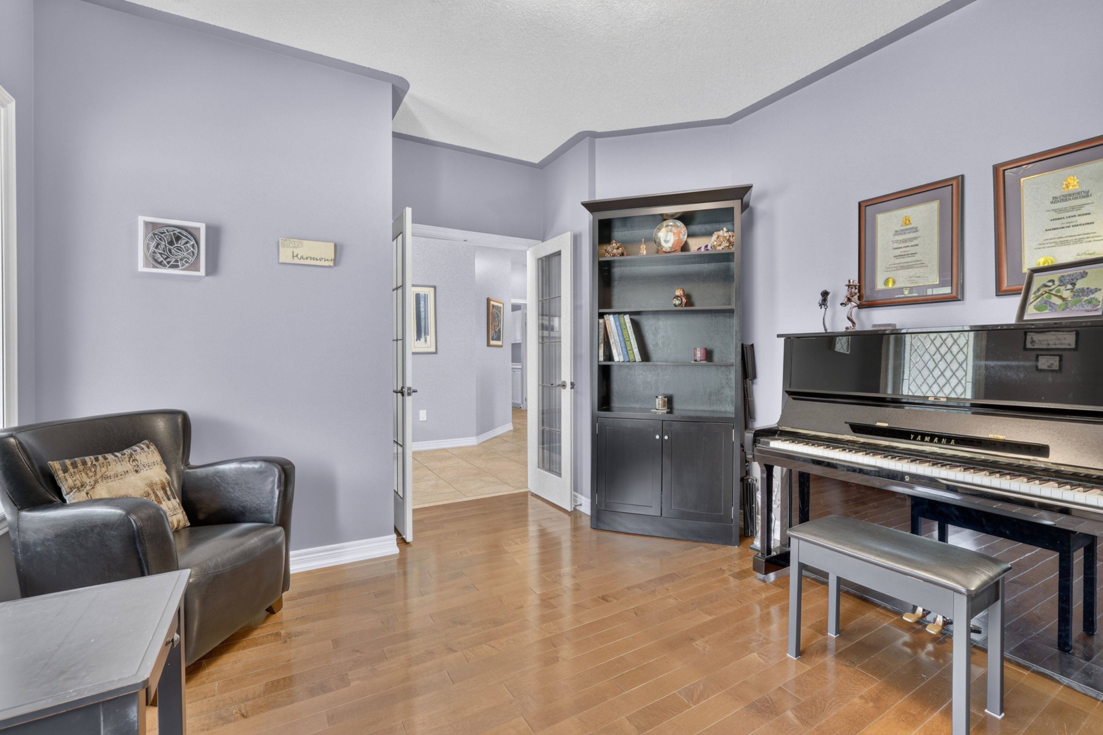 30 Borland CRES, Caledon, ON L7C 3M4
