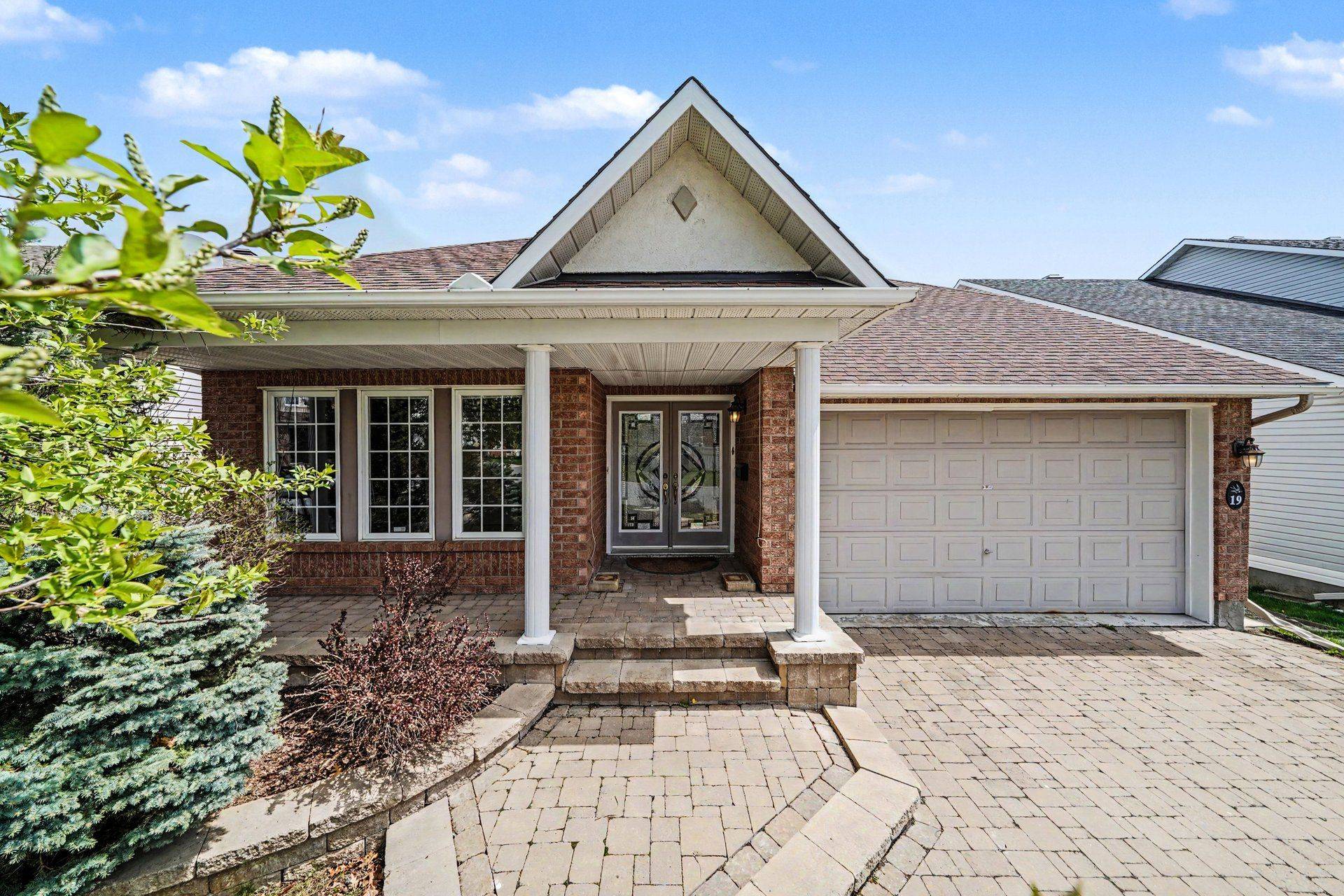 19 Settlers Ridge WAY, Barrhaven, ON K2J 4V3