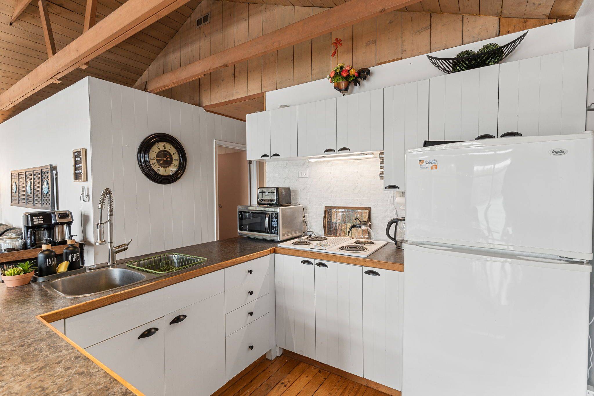 375 Harp Lake RD, Huntsville, ON P1H 2J6