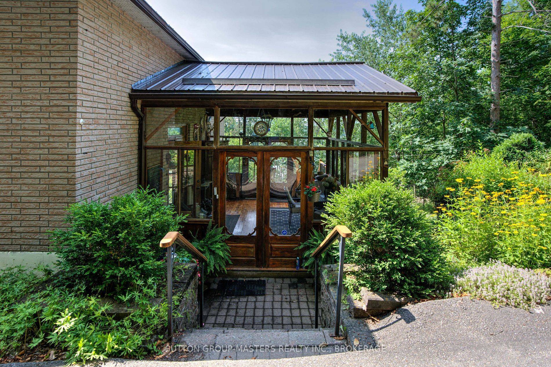 715 North Shore RD, Rideau Lakes, ON K0G 1X0