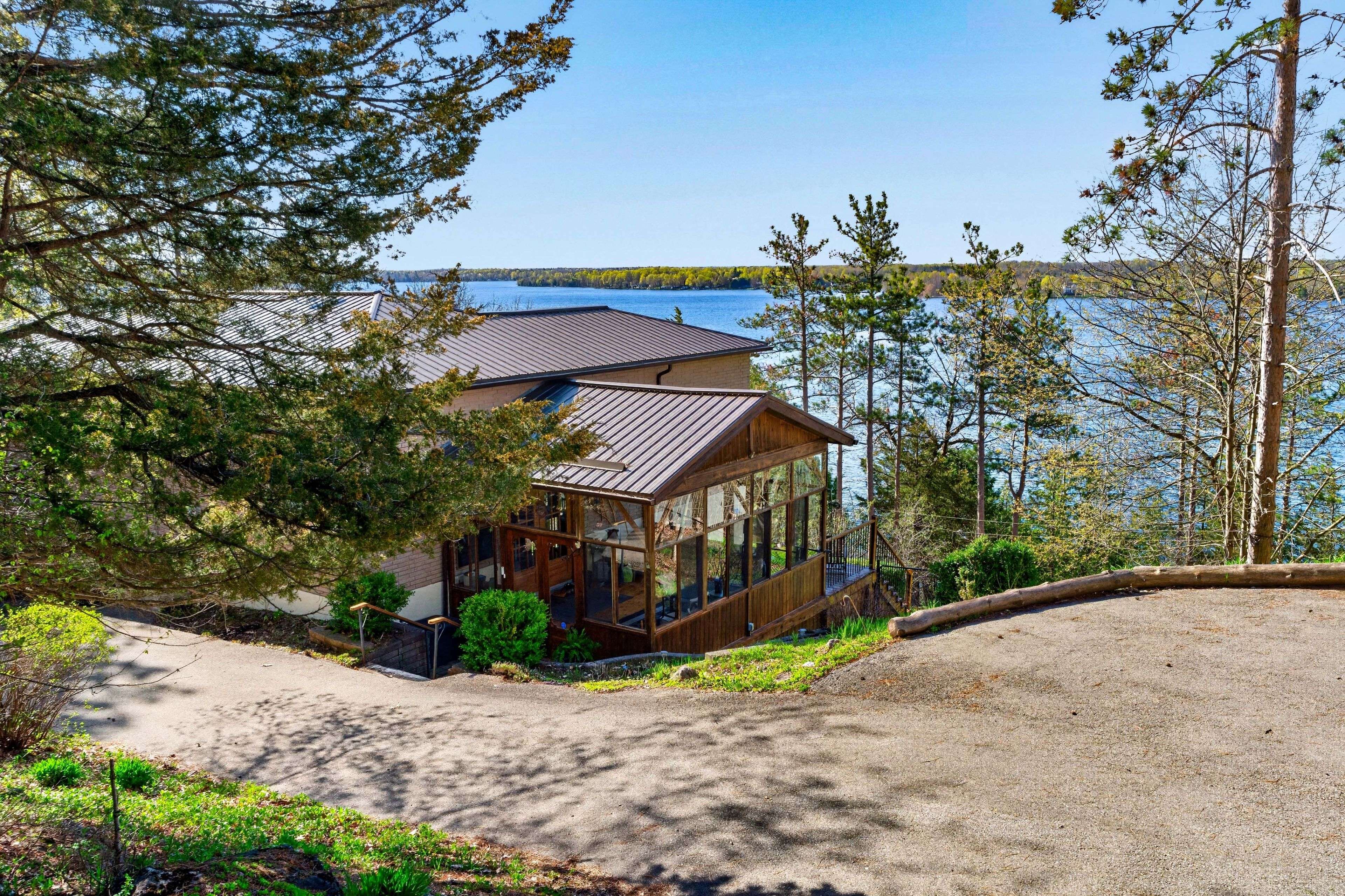 715 North Shore RD, Rideau Lakes, ON K0G 1X0