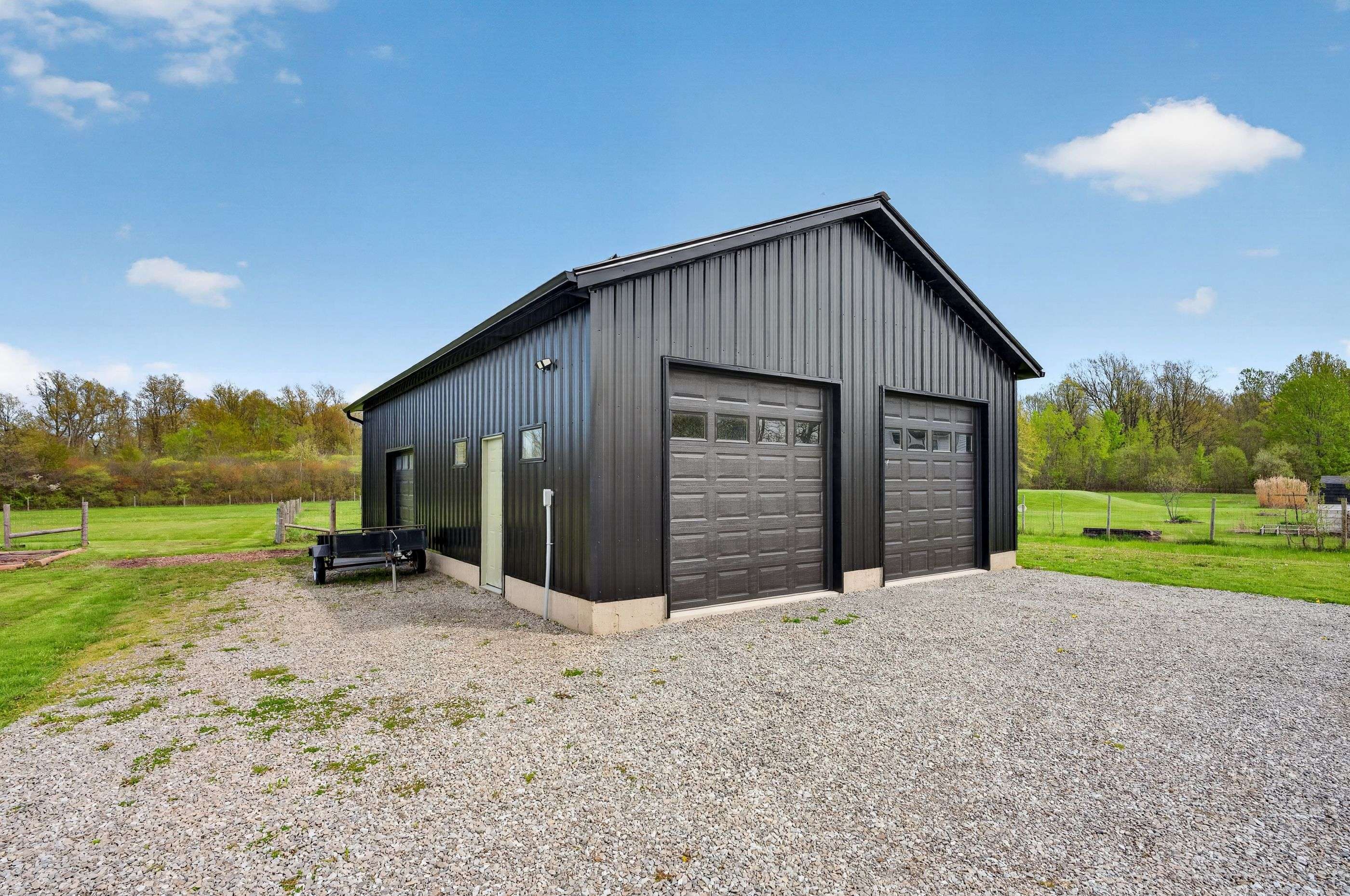 2266 Pettit RD, Fort Erie, ON L2A 5M4