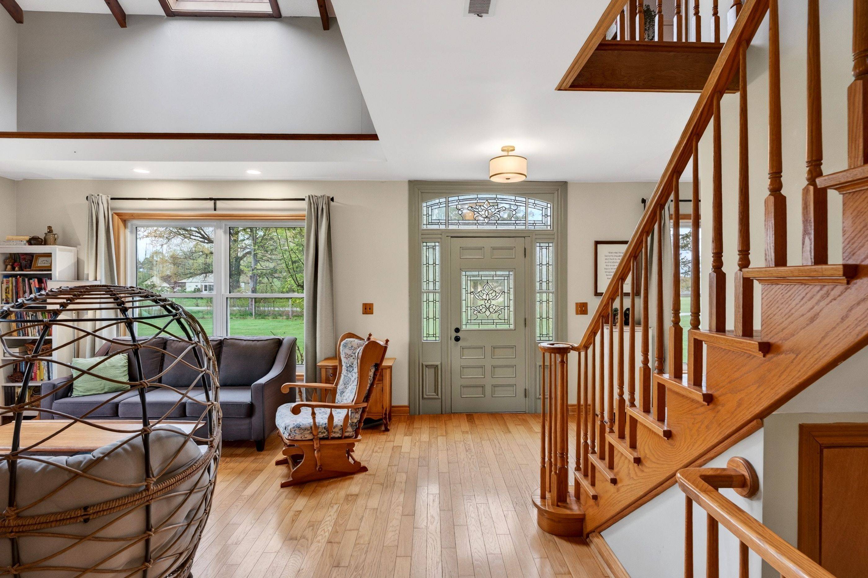 2266 Pettit RD, Fort Erie, ON L2A 5M4