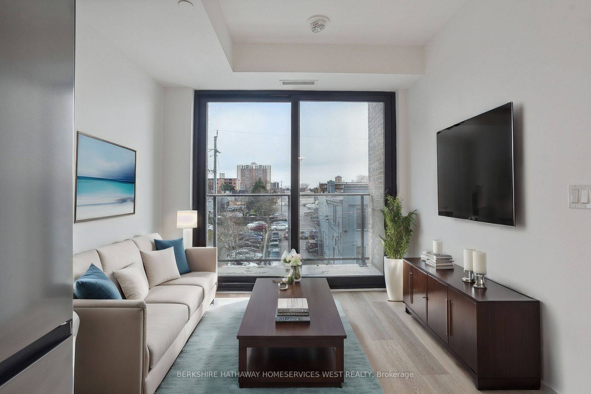 1 Jarvis ST #329, Hamilton, ON L8R 3J2