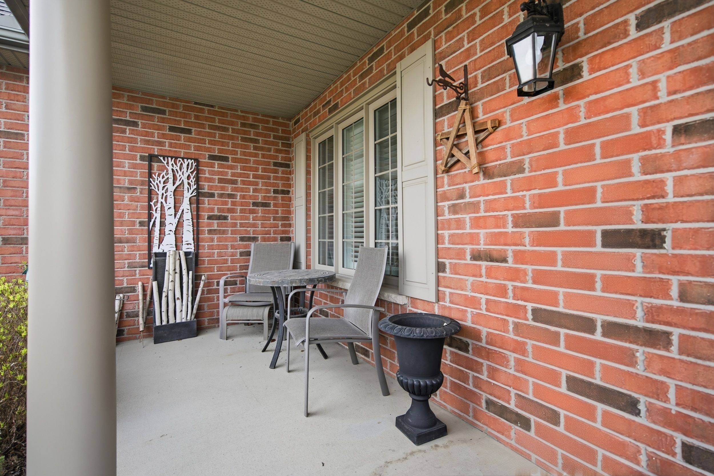 32 Wingreen LN, Middlesex Centre, ON N0L 1R0