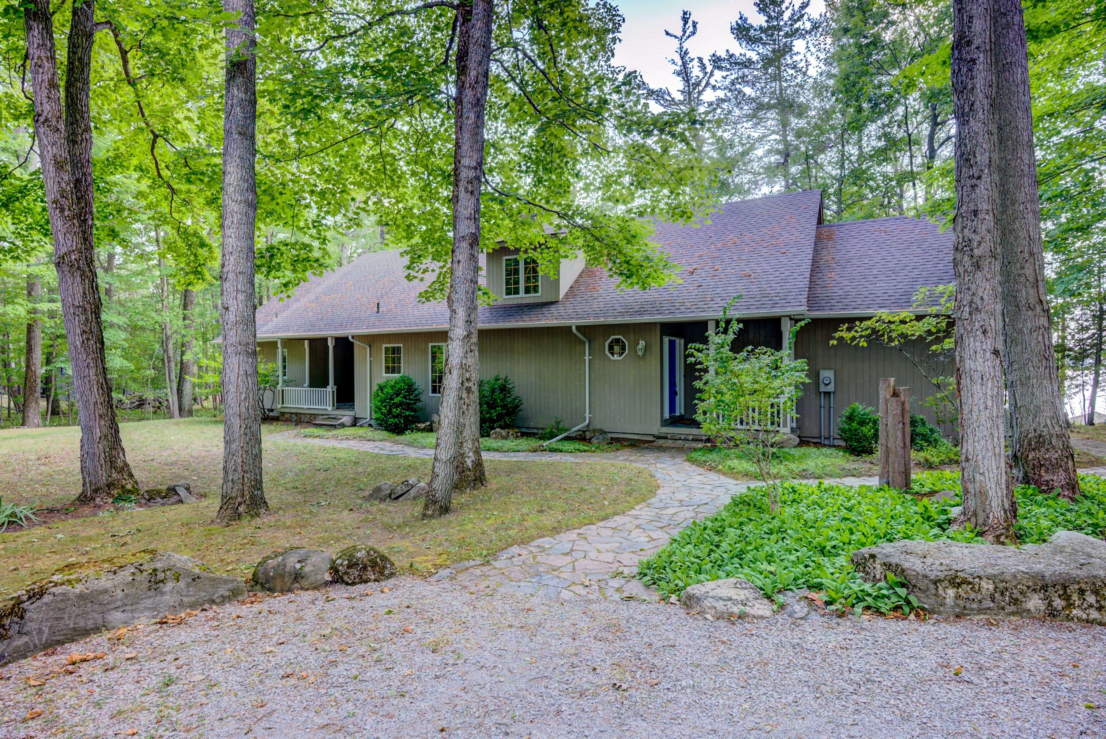 470 Indian Point RD, Kawartha Lakes, ON K0M 1K0
