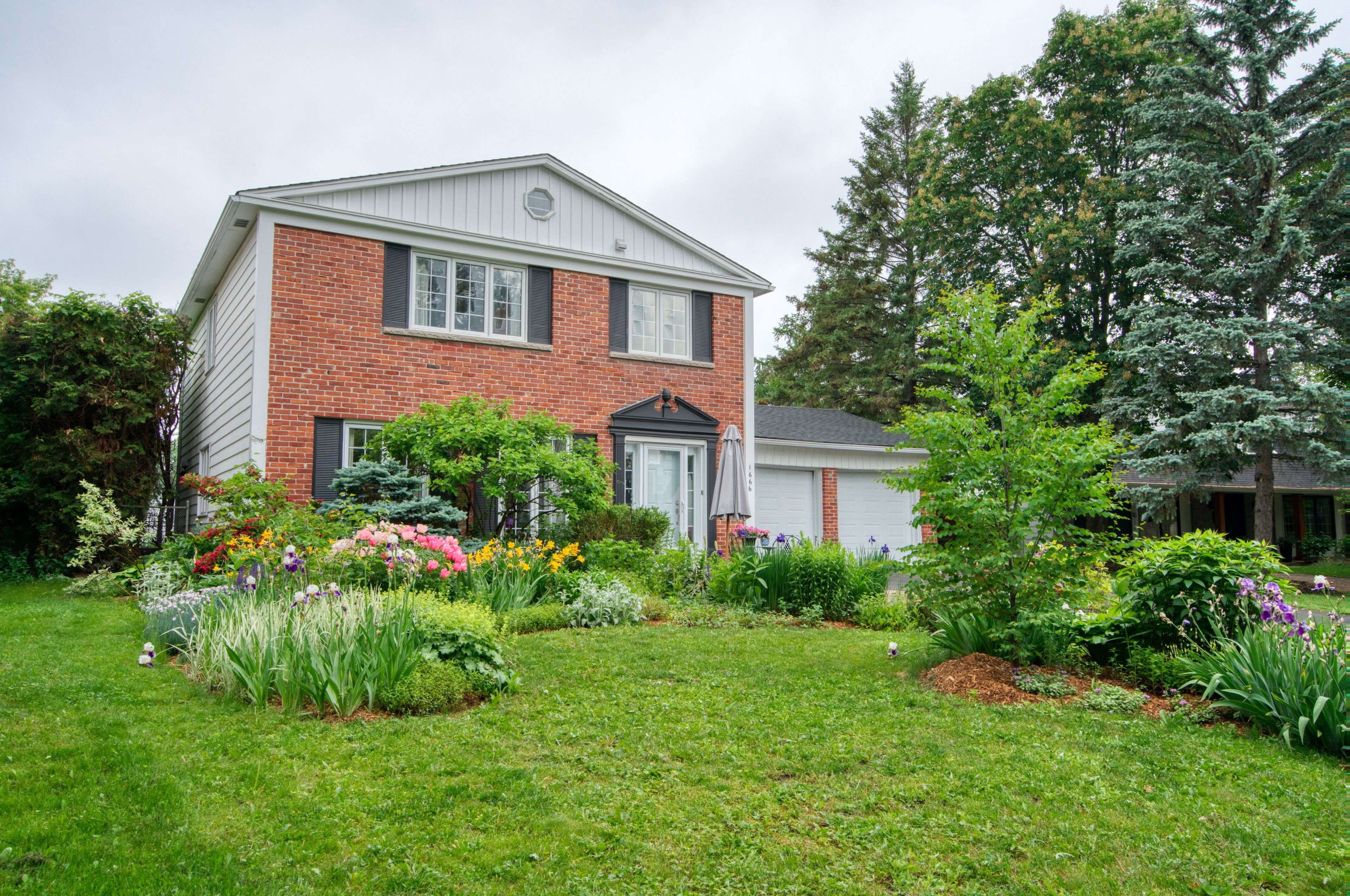1666 Amberdale CRES, Alta Vista And Area, ON K1H 7B3