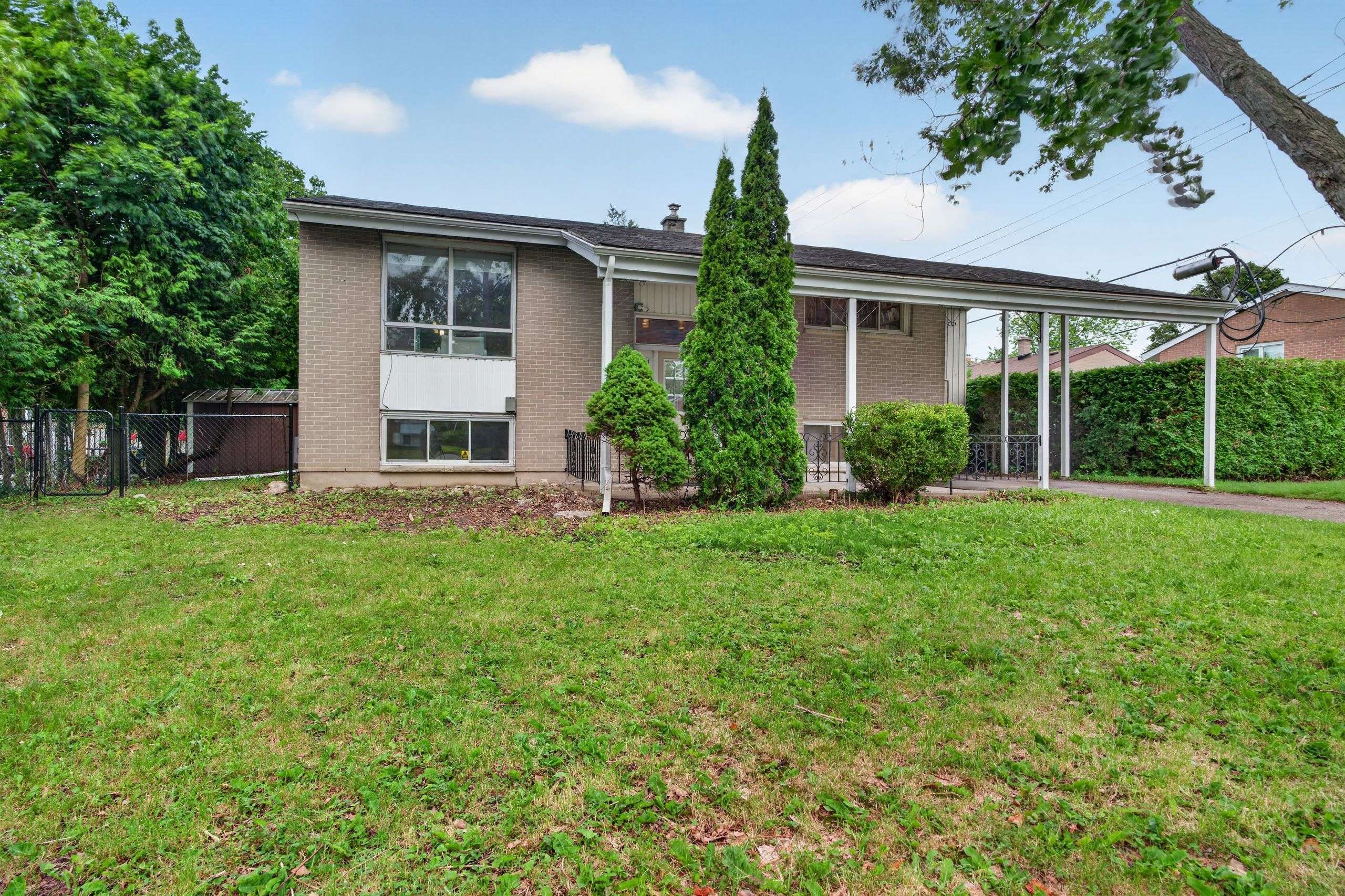 11 PEMBER PL, Kingston, ON K7M 2P8