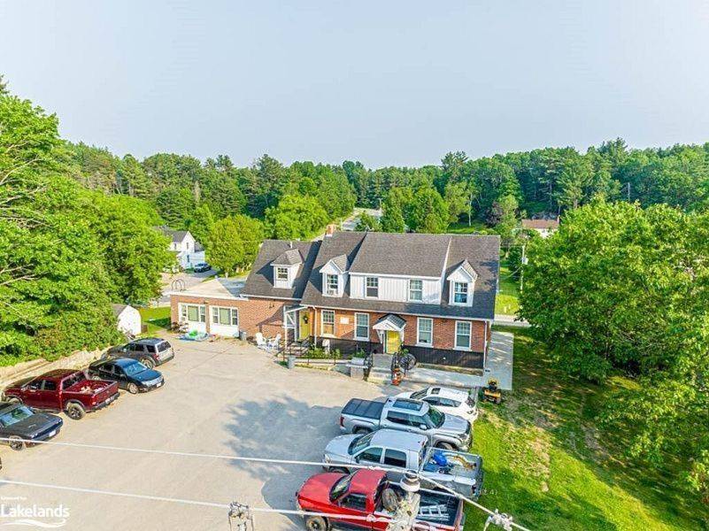 33 Flint AVE, Bancroft, ON K0L 1C0
