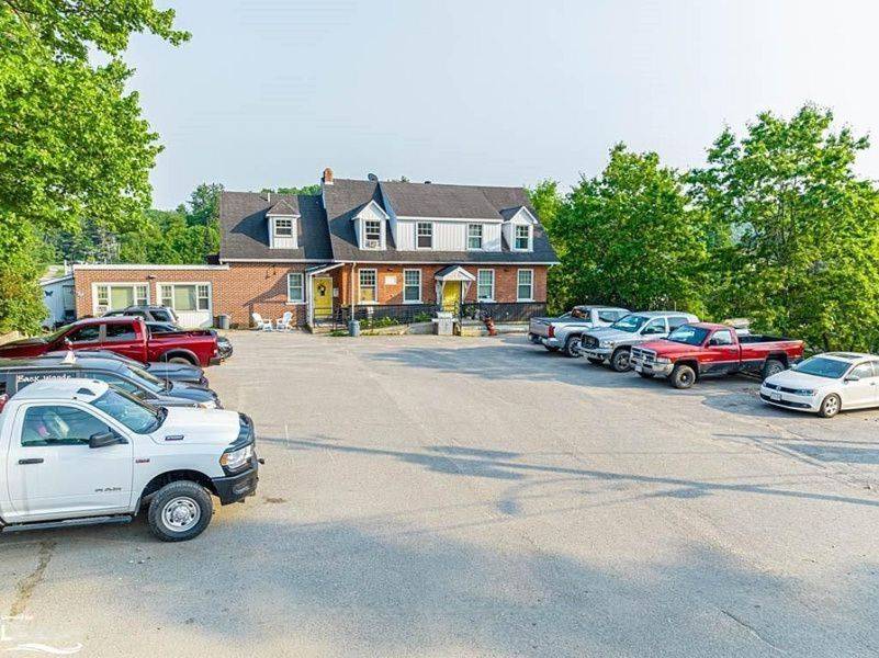 33 Flint AVE, Bancroft, ON K0L 1C0