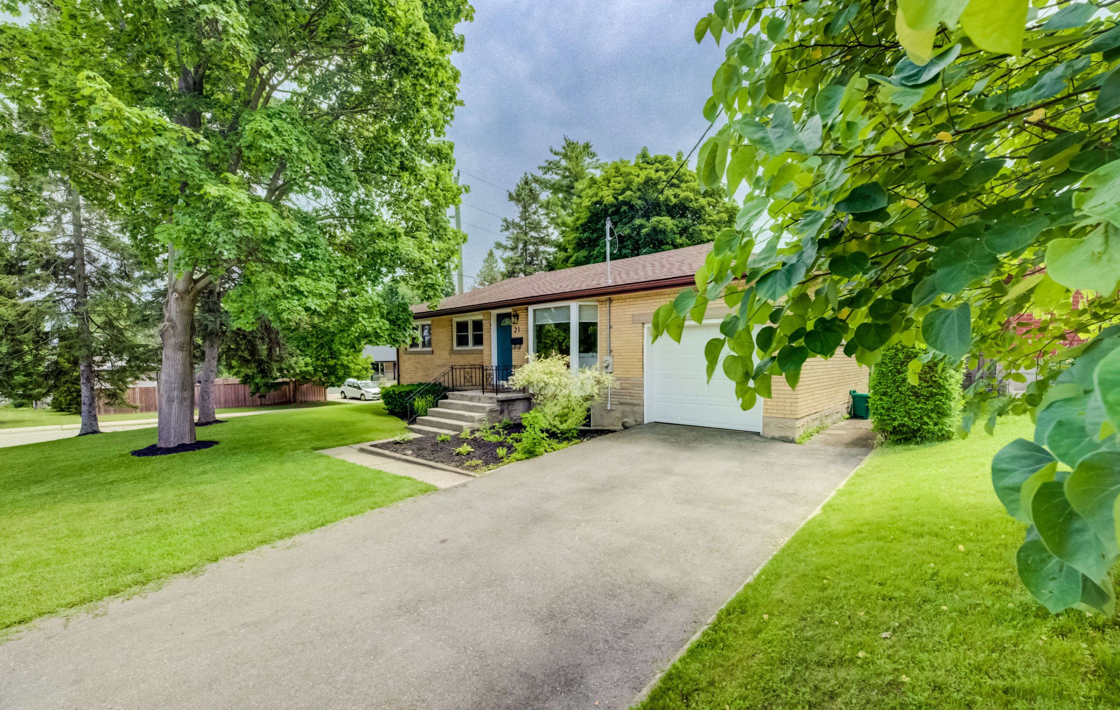 21 Culham DR, Cambridge, ON N1S 2G7