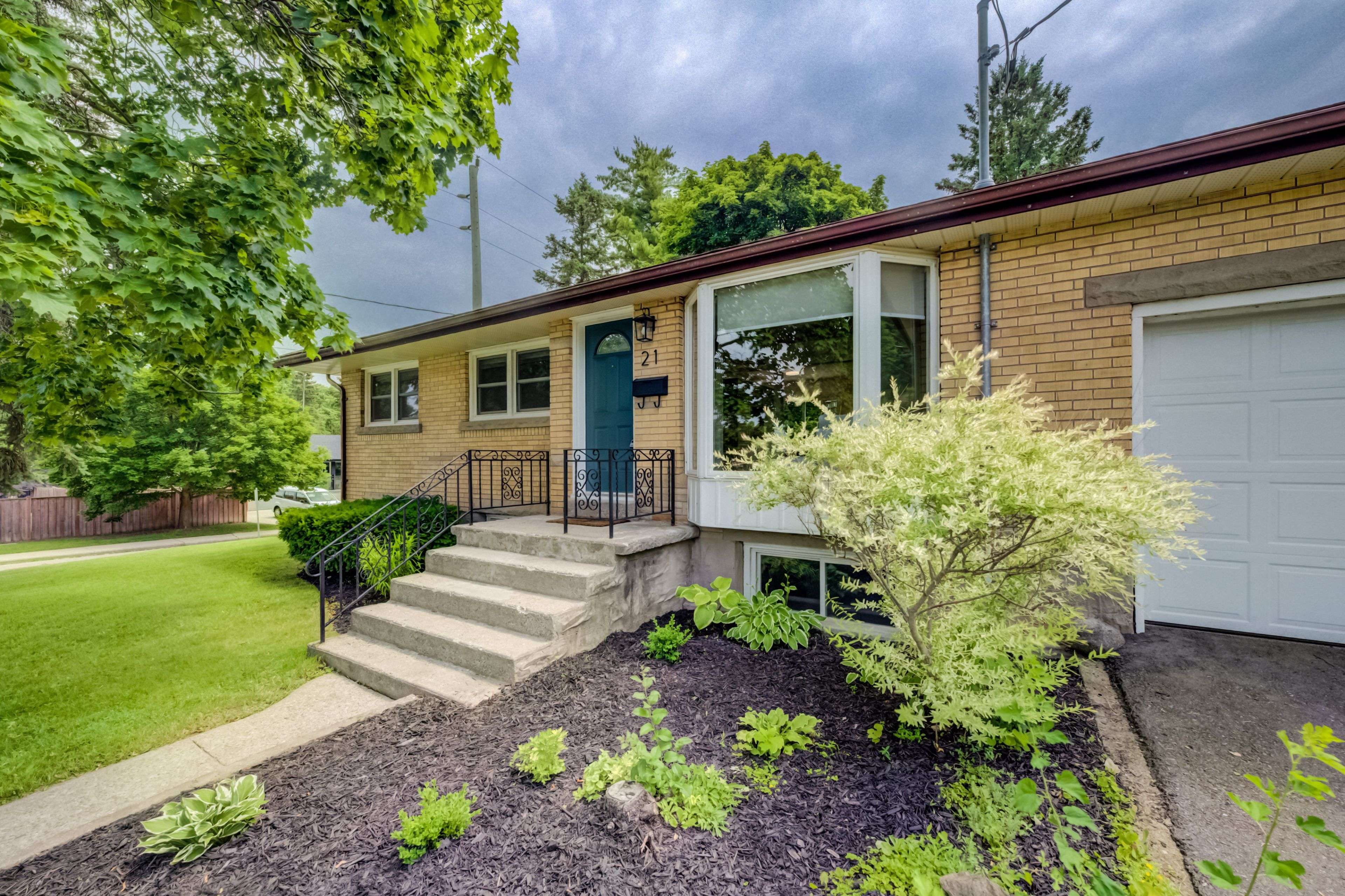 21 Culham DR, Cambridge, ON N1S 2G7