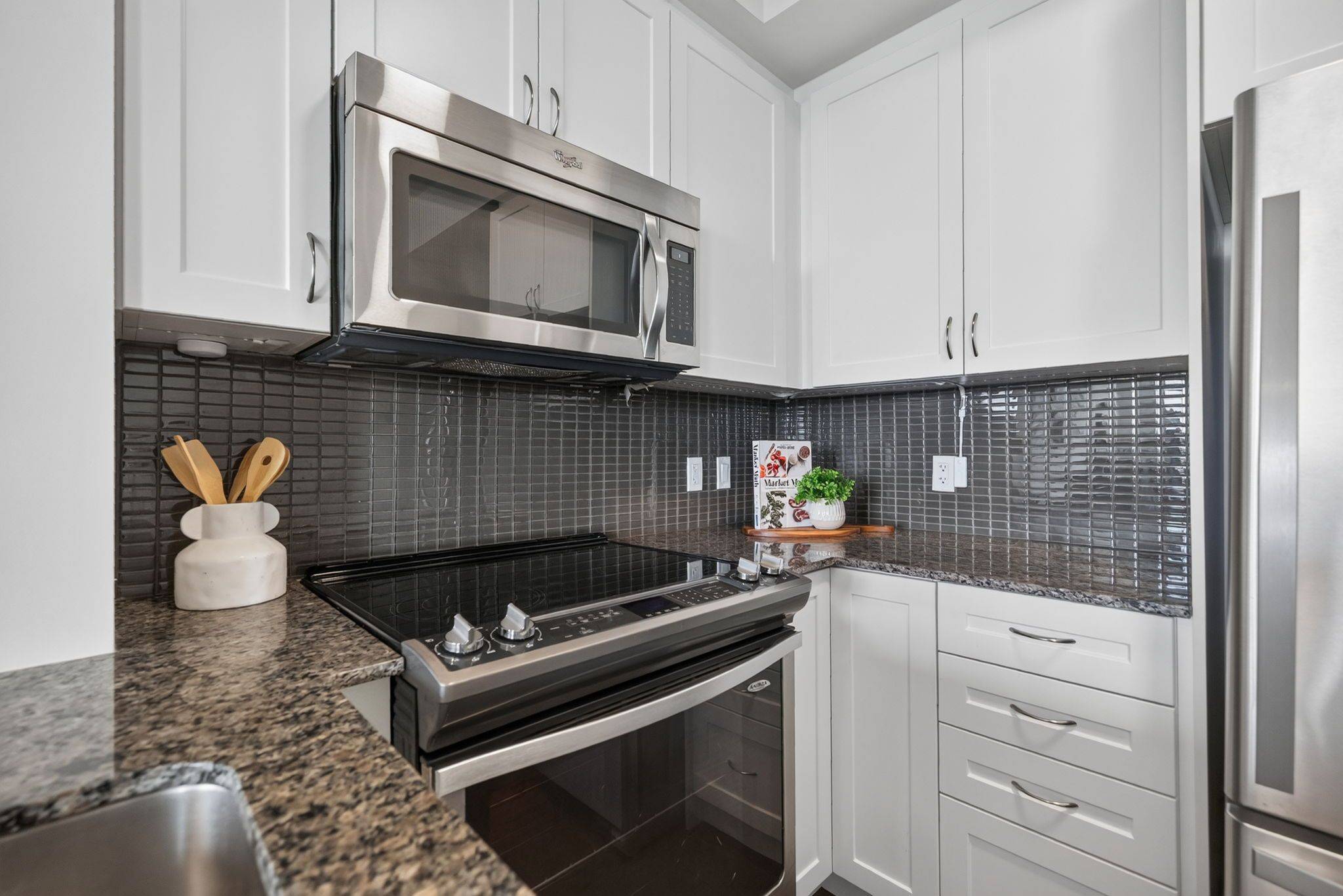 1035 Bank ST #1501, Glebe - Ottawa East And Area, ON K1H 7R1