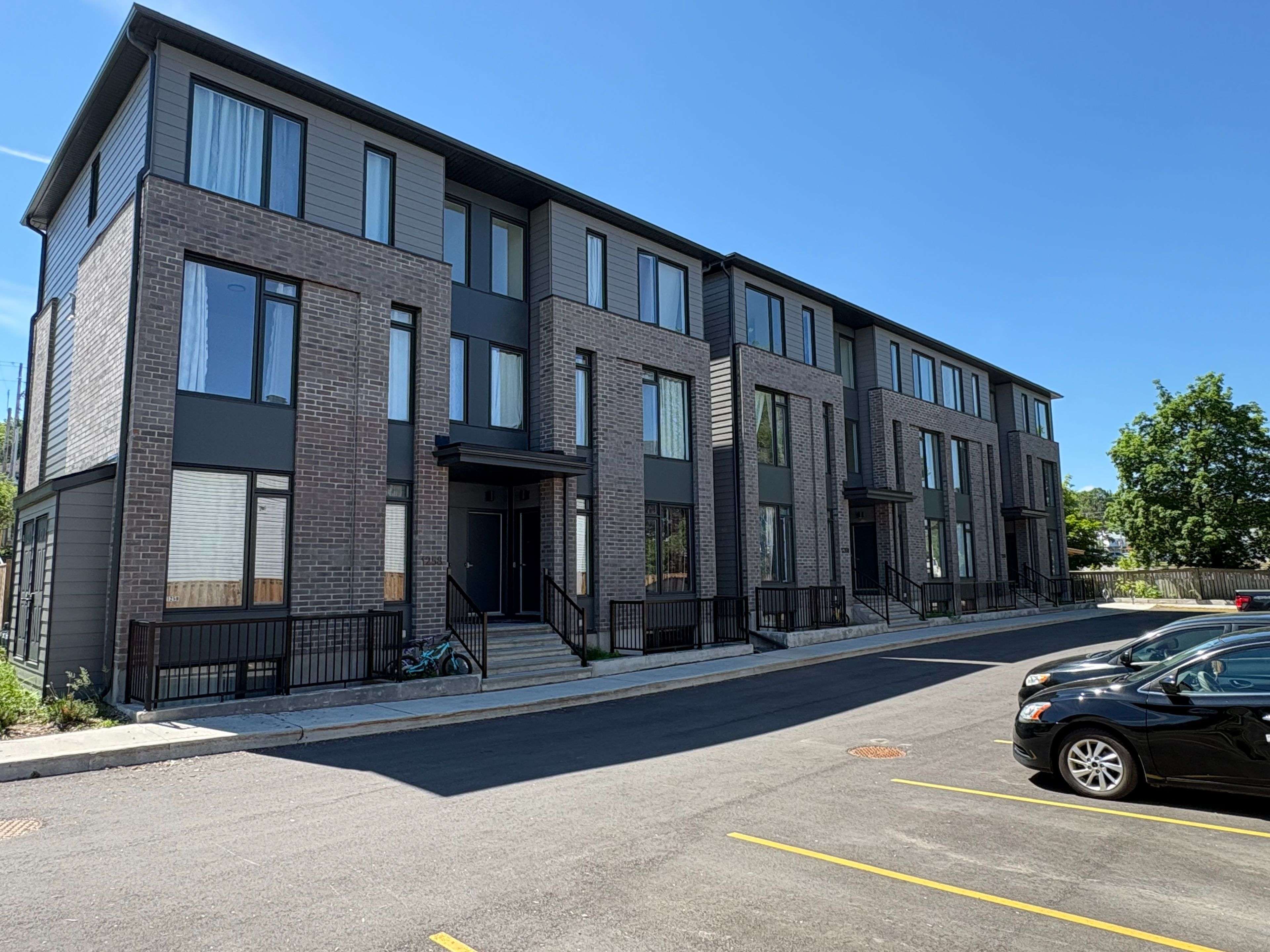 1258-1260 Marenger ST, Orleans - Convent Glen And Area, ON K1C 1S2