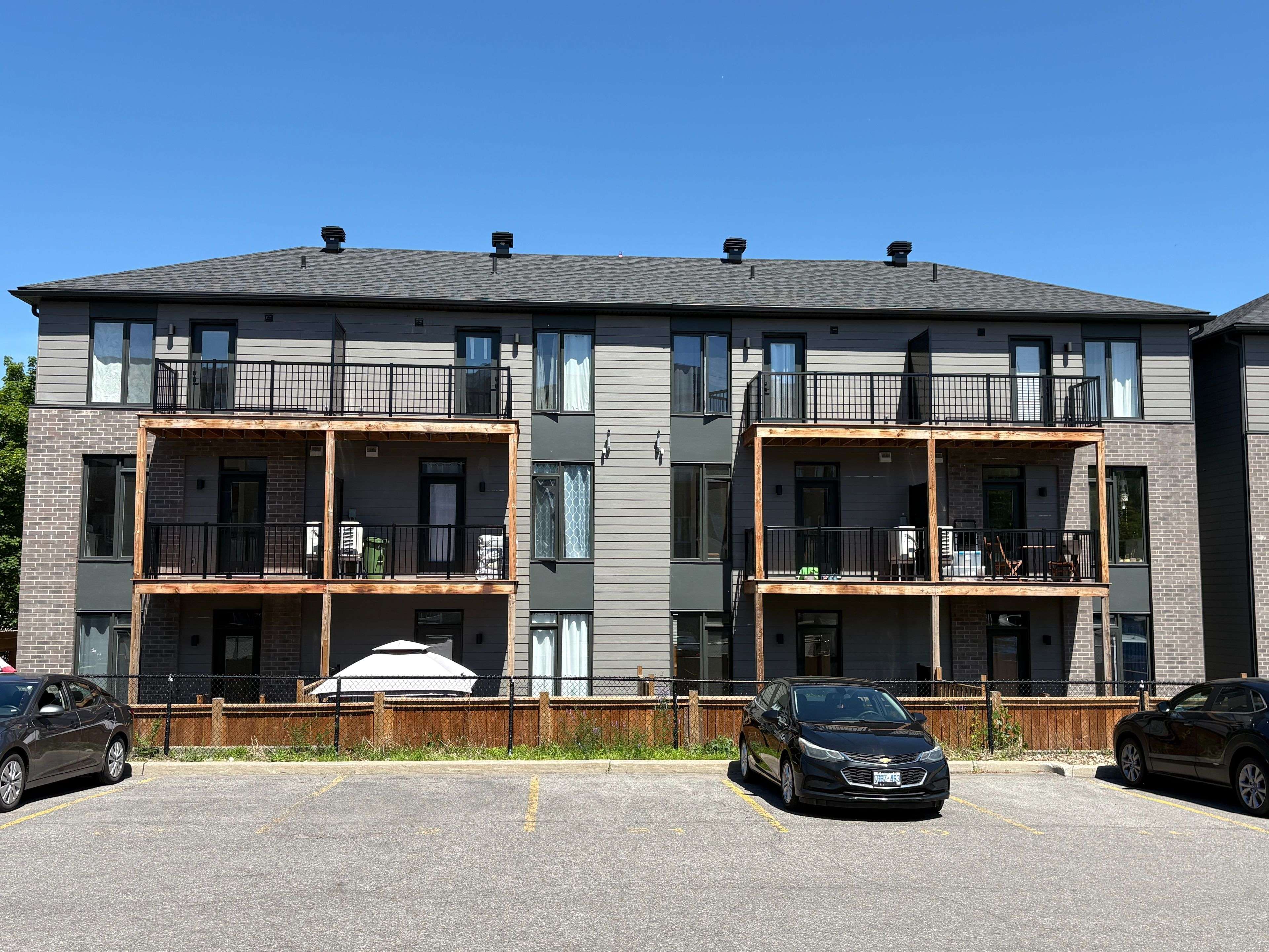 1258-1260 Marenger ST, Orleans - Convent Glen And Area, ON K1C 1S2