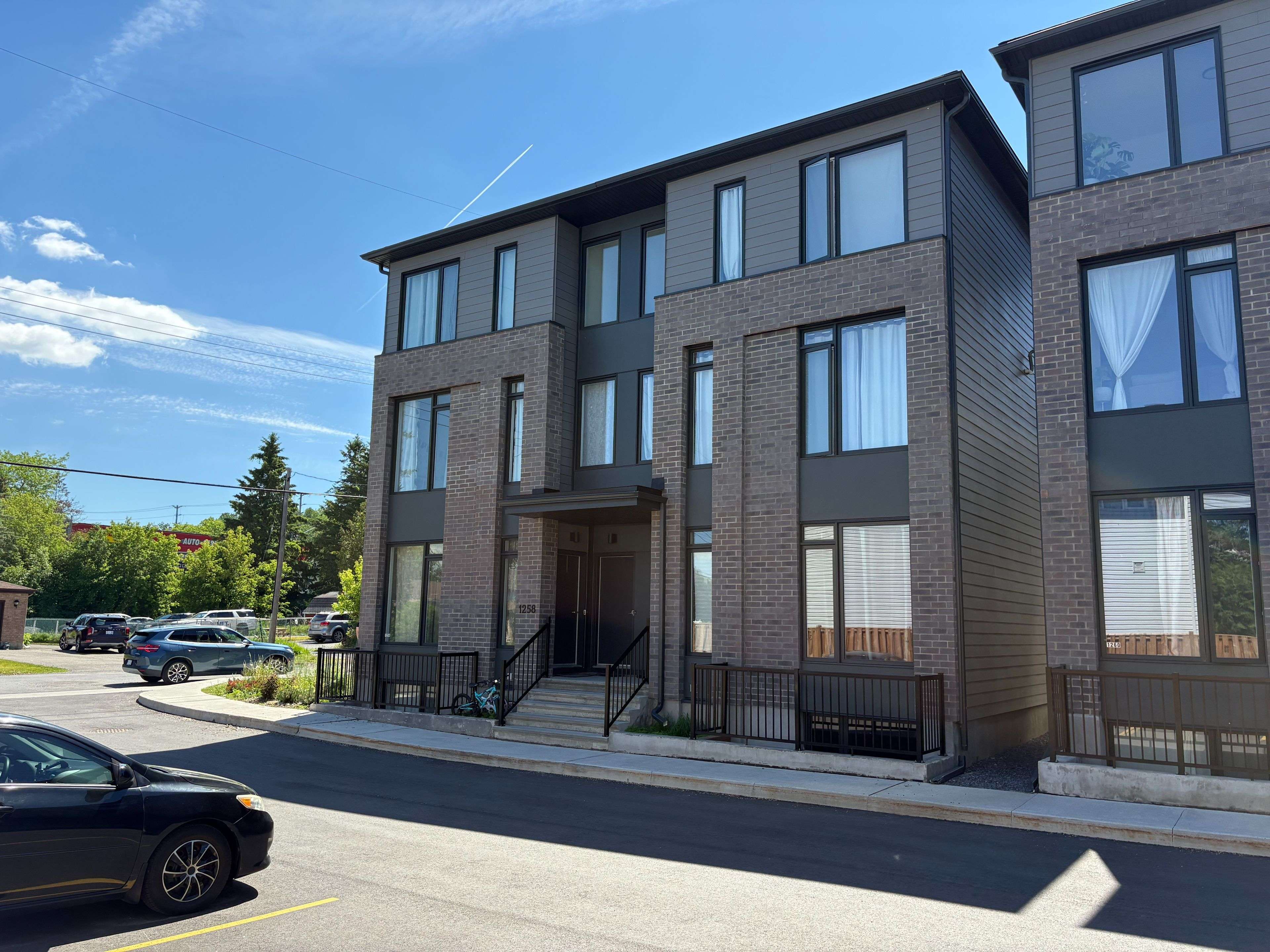 1258-1260 Marenger ST, Orleans - Convent Glen And Area, ON K1C 1S2