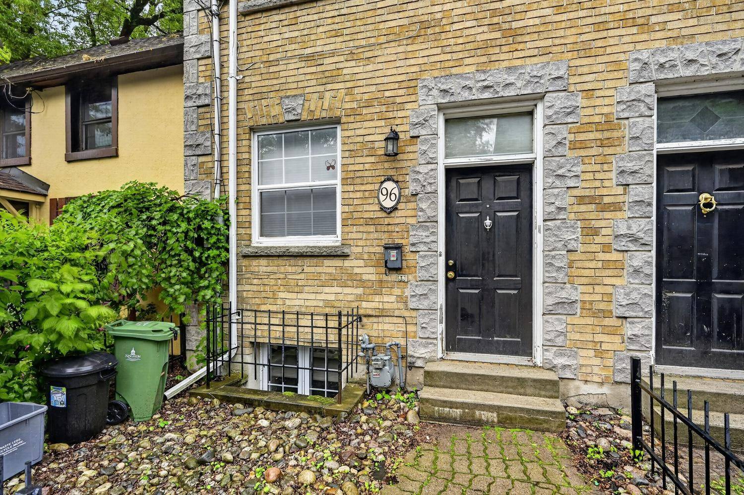 96 William ST, Kingston, ON K7L 2C5