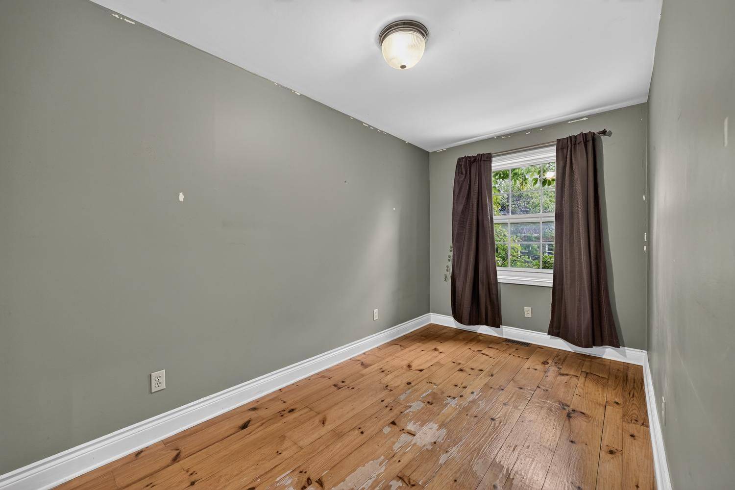 96 William ST, Kingston, ON K7L 2C5
