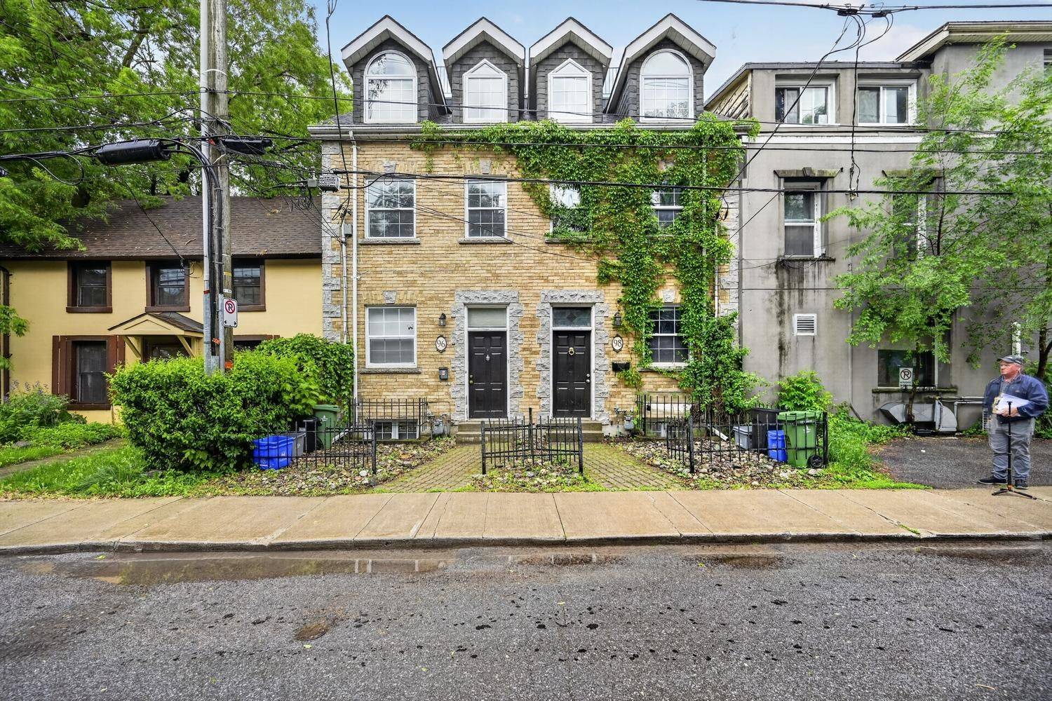 98 William ST, Kingston, ON K7L 2C5
