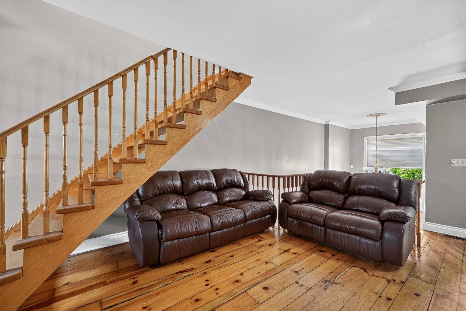 98 William ST, Kingston, ON K7L 2C5