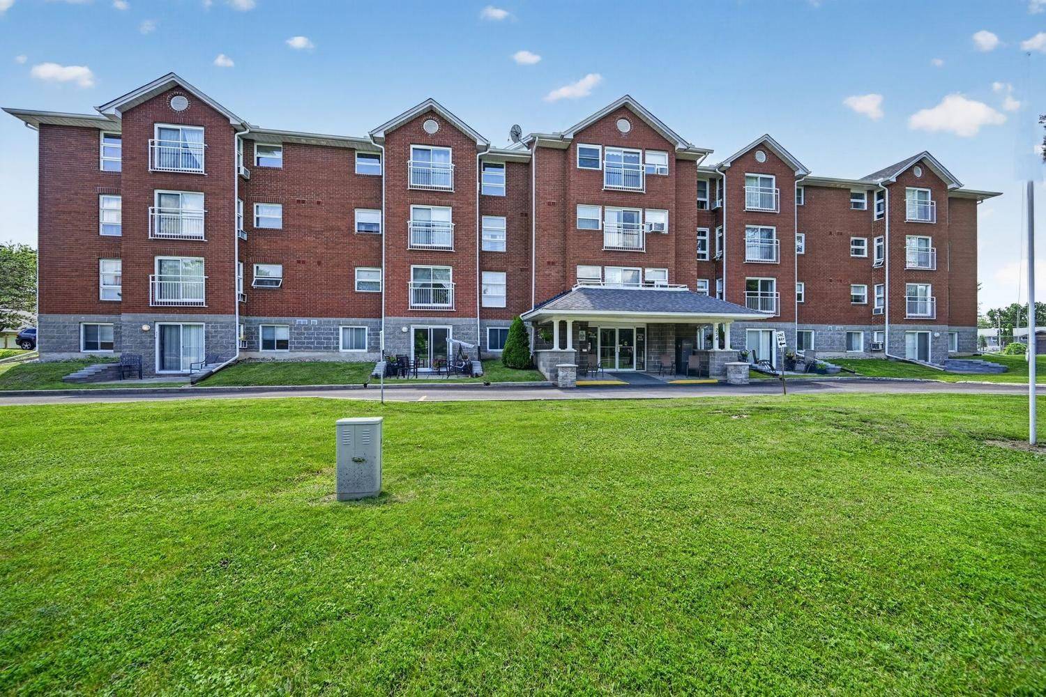 274 Ormond ST #308, Brockville, ON K6V 6Z7