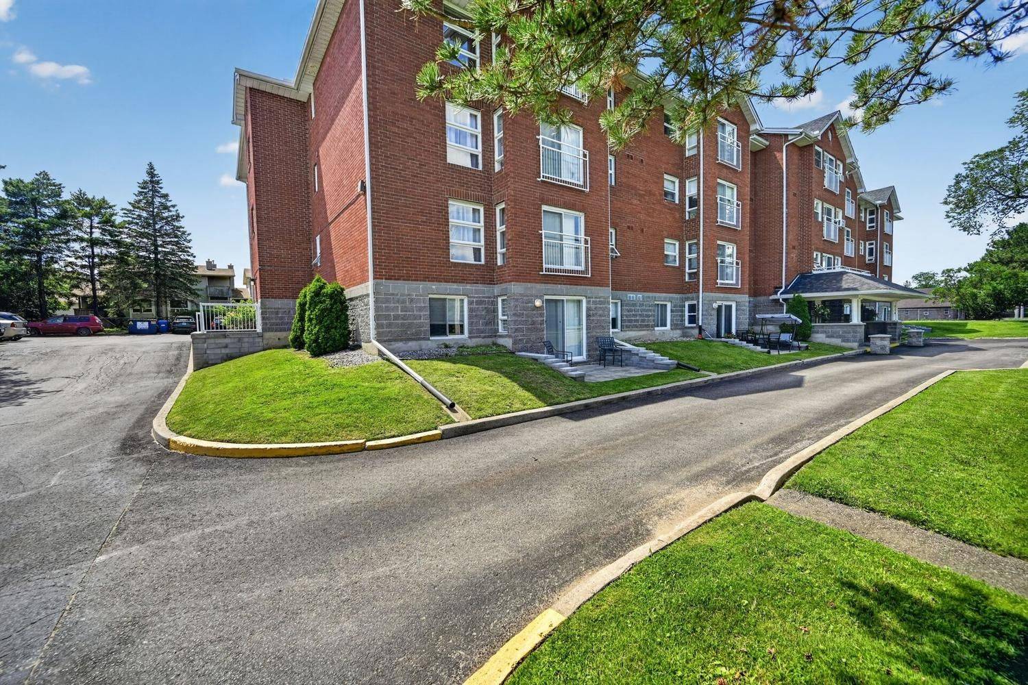 274 Ormond ST #308, Brockville, ON K6V 6Z7
