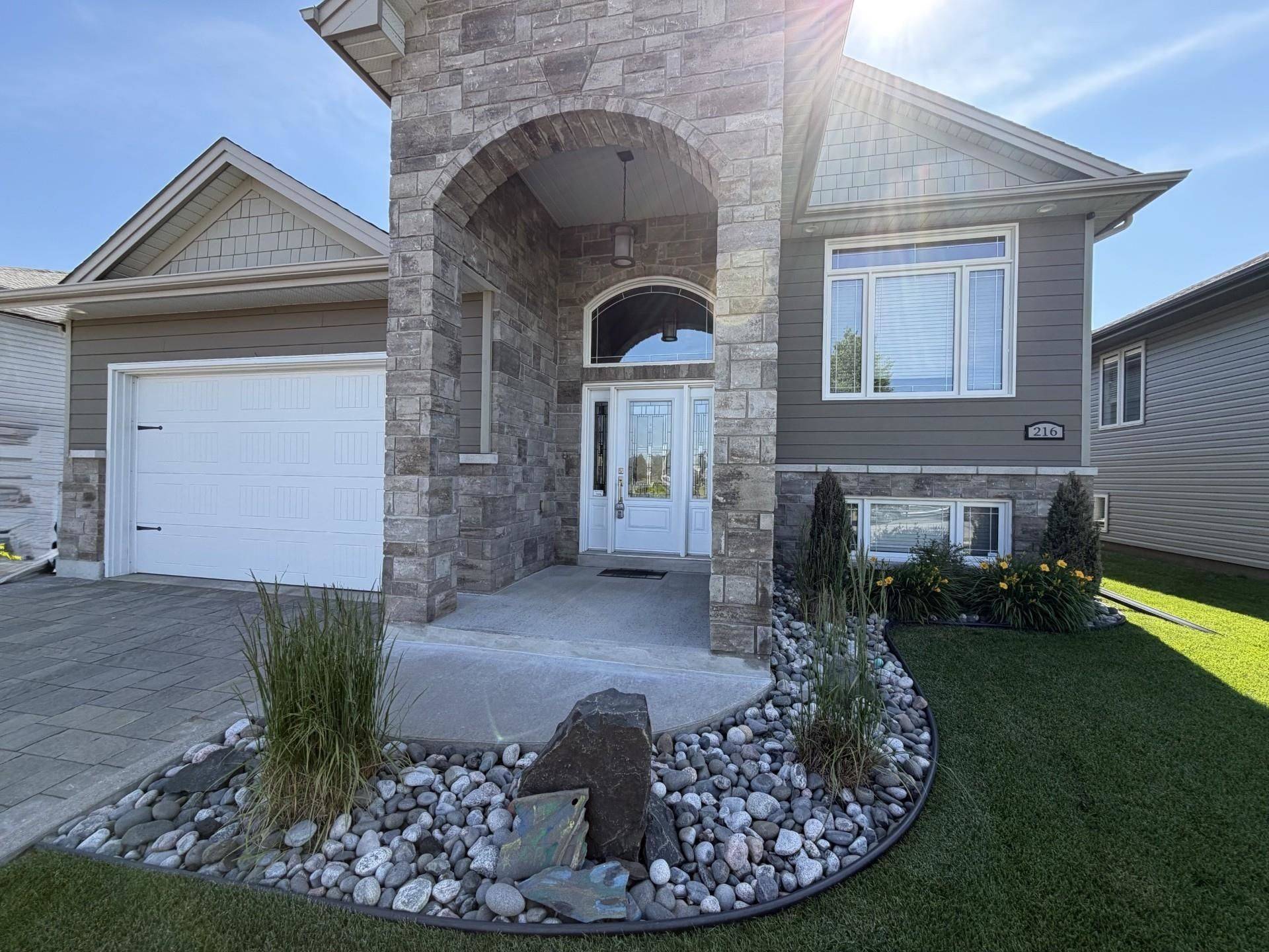 216 Cougar CRES, Thunder Bay, ON P7C 0B2