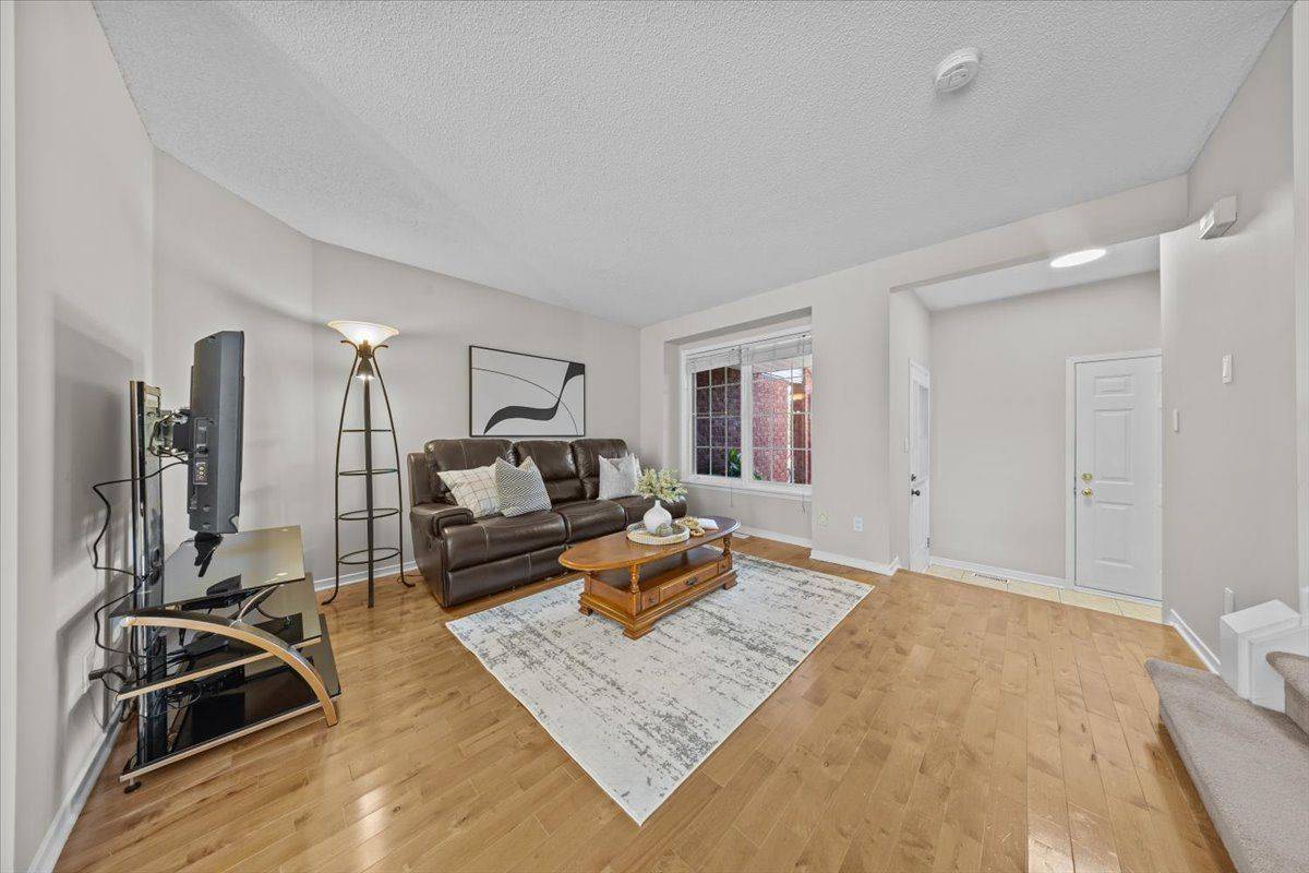 46 MARGRAVE AVE, Hunt Club - South Keys And Area, ON K1T 3Y2