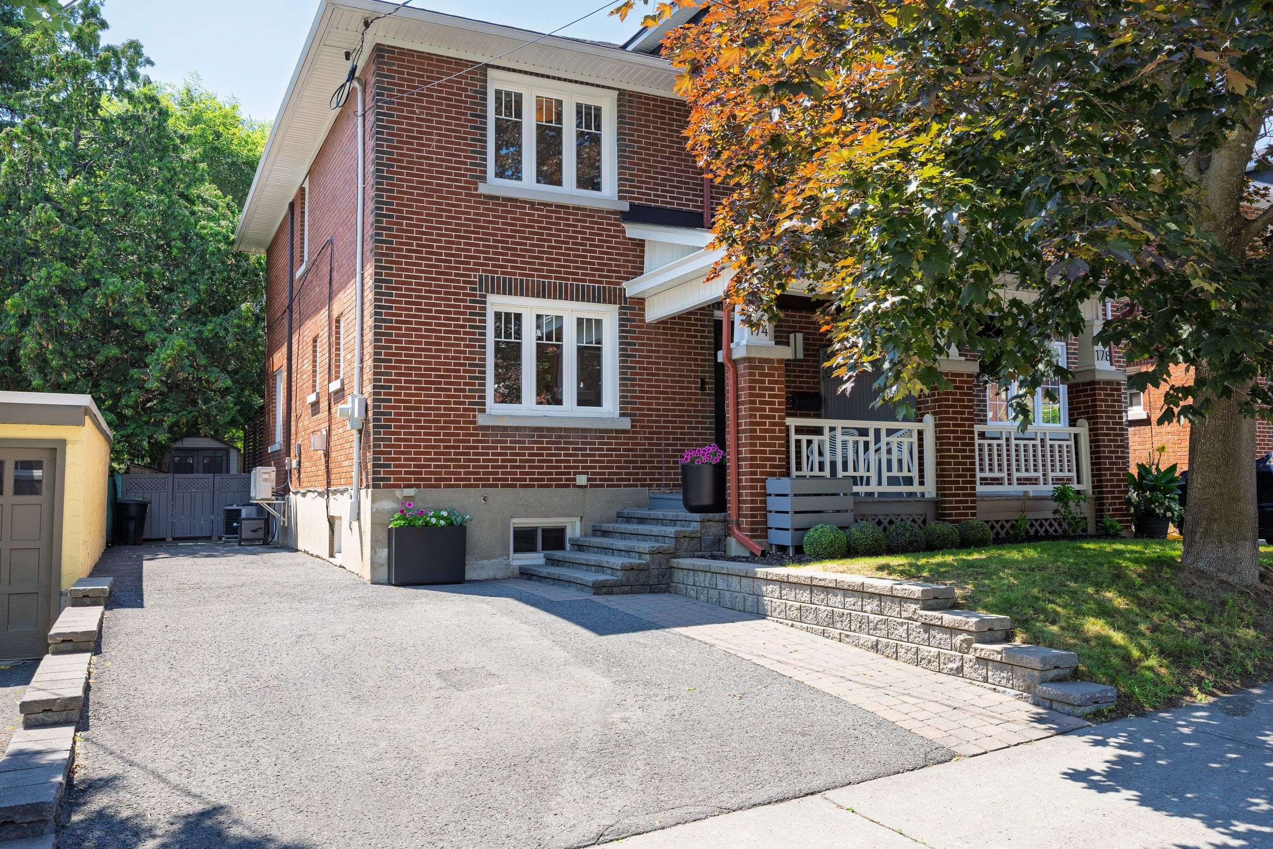 174 Hickory ST, Dows Lake - Civic Hospital And Area, ON K1Y 3T6