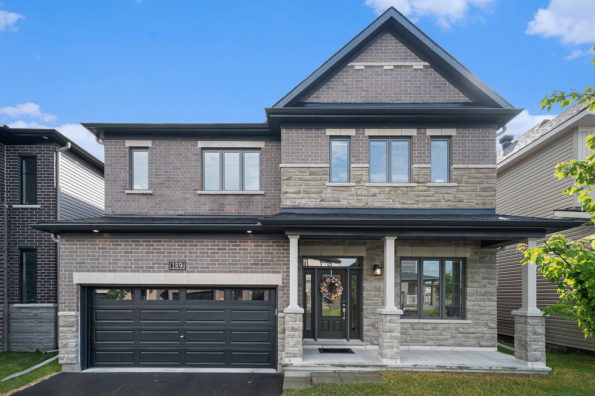 189 Lynn Coulter ST, Barrhaven, ON K2J 7B9