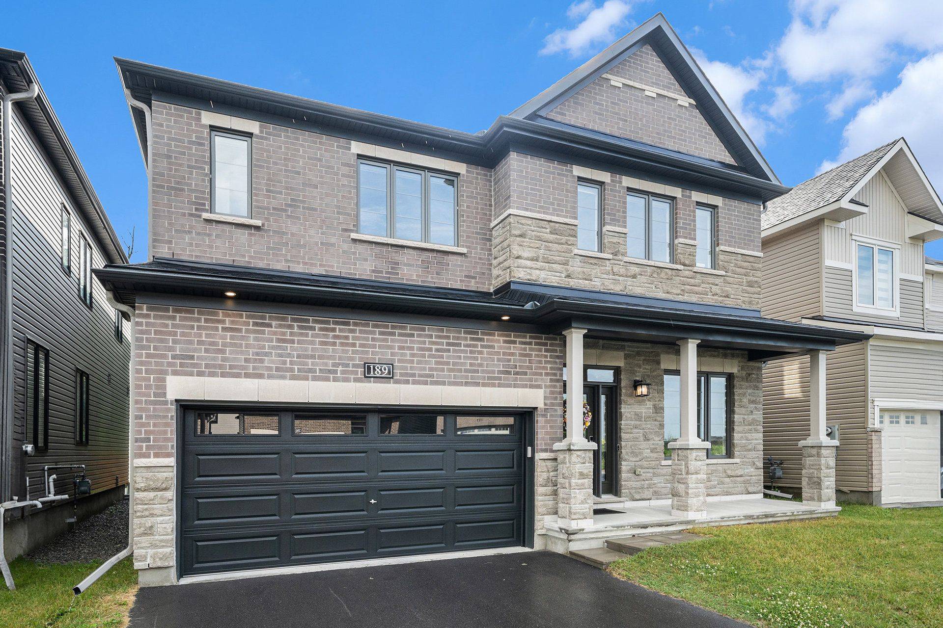189 Lynn Coulter ST, Barrhaven, ON K2J 7B9