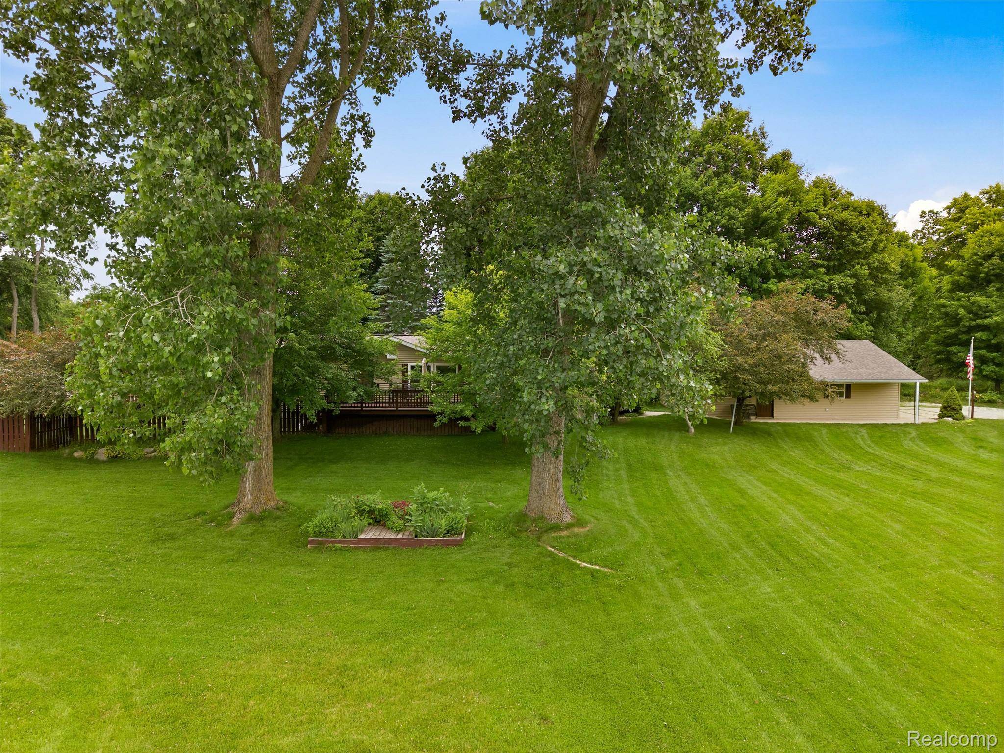 1995 Mitchell Lake RD, Attica Township, MI 48412