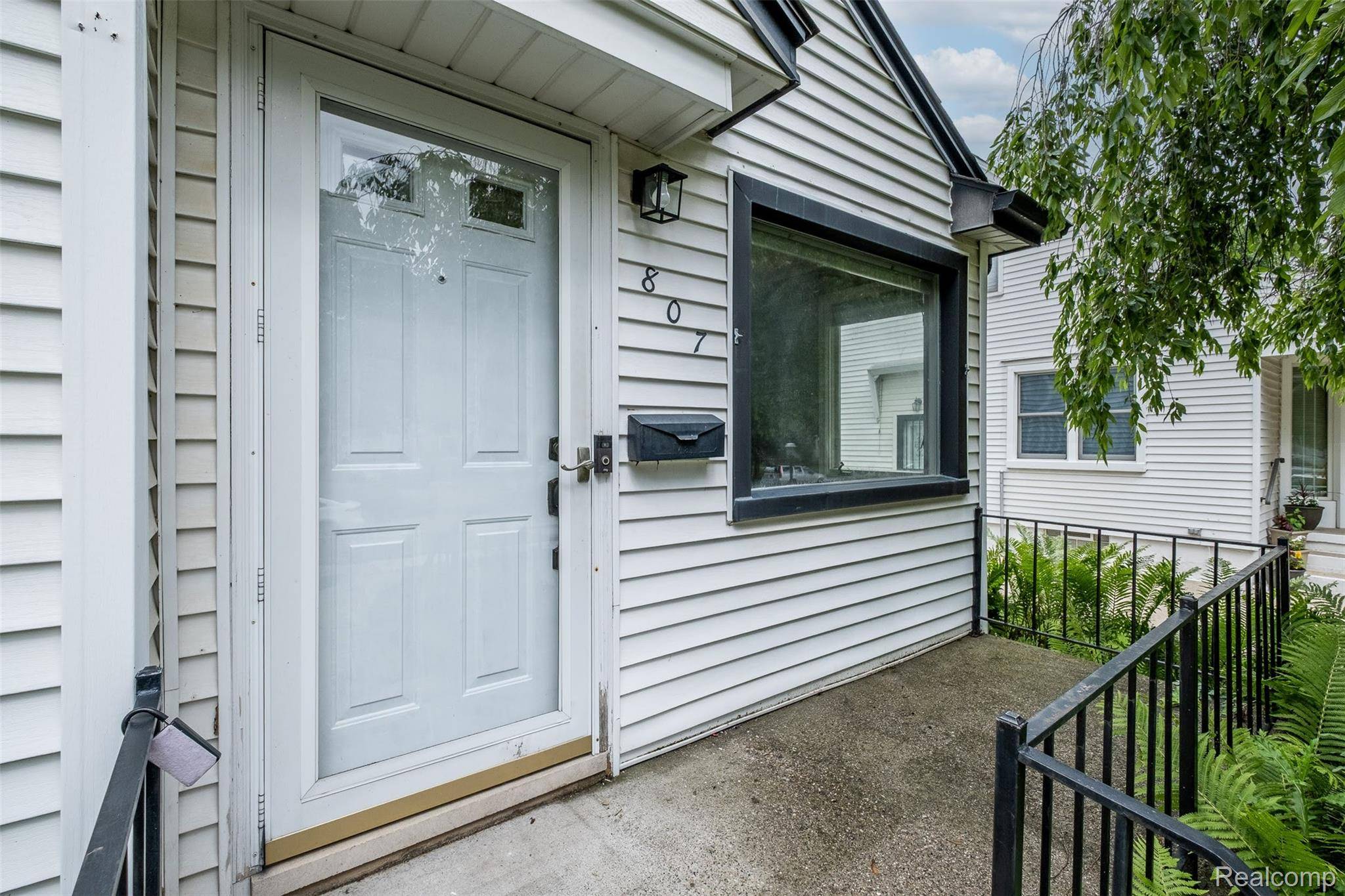 807 Vermont AVE, Royal Oak, MI 48067