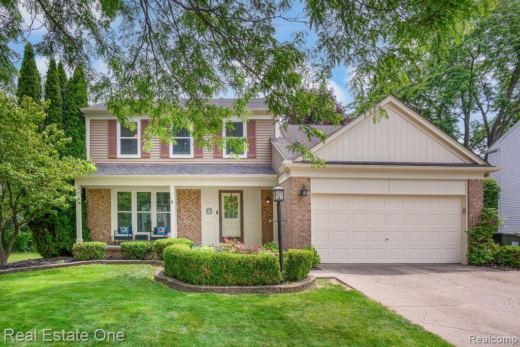 606 Whitney DR, Rochester Hills, MI 48307