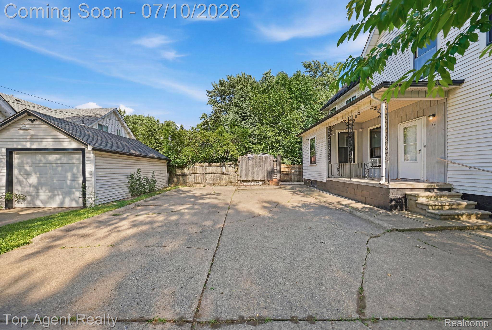 74 Washington ST, Mt. Clemens, MI 48043