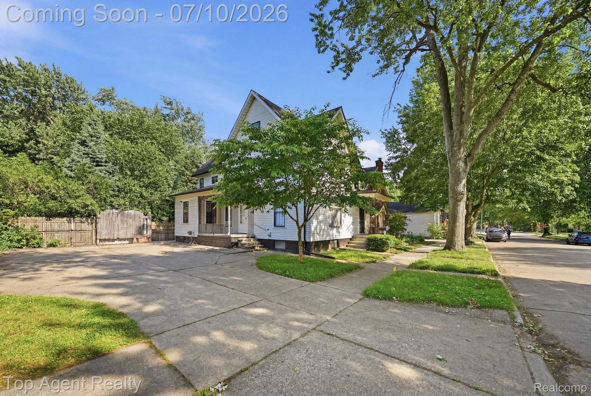 74 Washington ST, Mt. Clemens, MI 48043