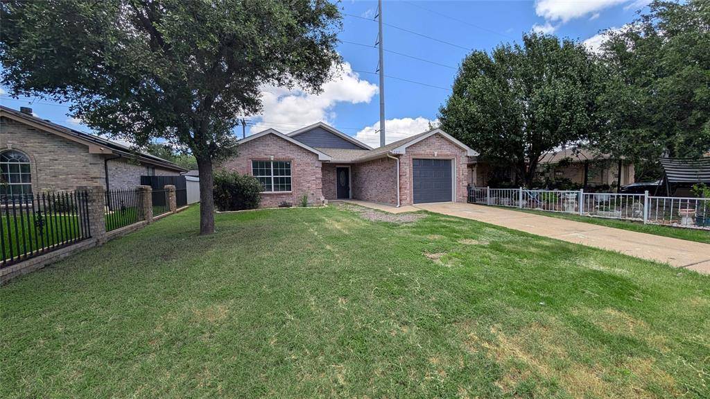 5213 Mimi Court, Dallas, TX 75211