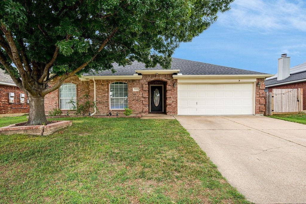 943 Morgan Drive, Burleson, TX 76028