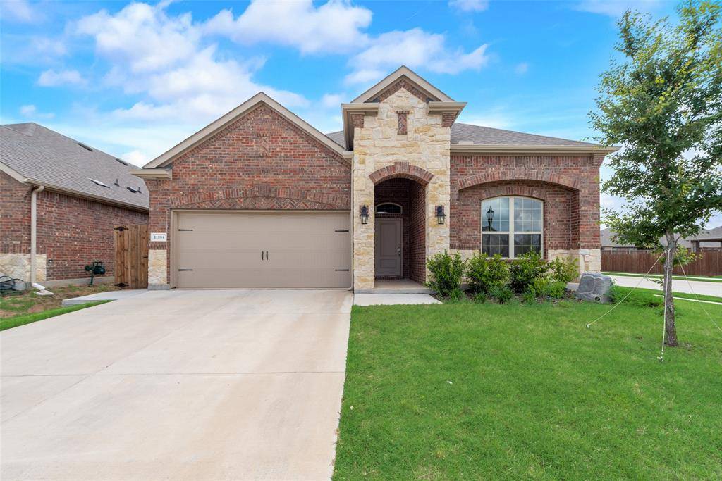 11104 Canyon Mine Drive, Aubrey, TX 76227