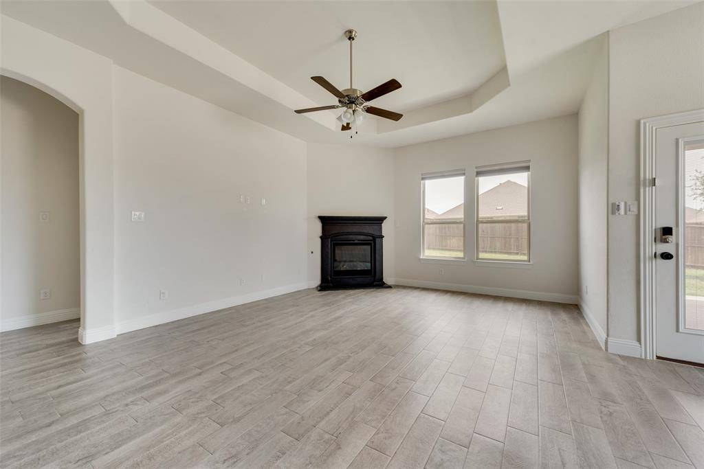 11104 Canyon Mine Drive, Aubrey, TX 76227